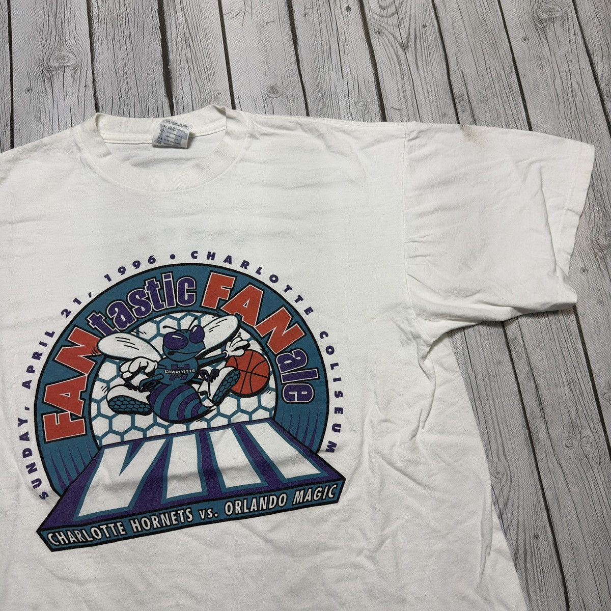 NBA × Vintage Vintage Charlotte Hornets tee Size US XL / EU 56 / 4 - 3 Thumbnail