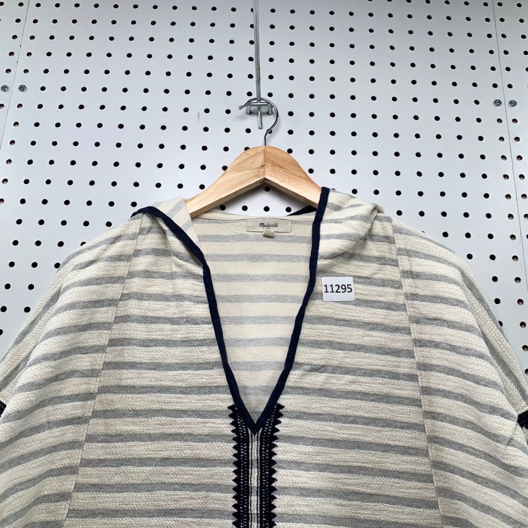 Madewell VINTAGE Madewell Knit Hooded V Neck Sweater Womens XS Oversized Tunic Pockets Hooded Shirt XS White Striped 90s Mens Womens Girls Boys Size XS / US 0-2 / IT 36-38 - 7 Thumbnail