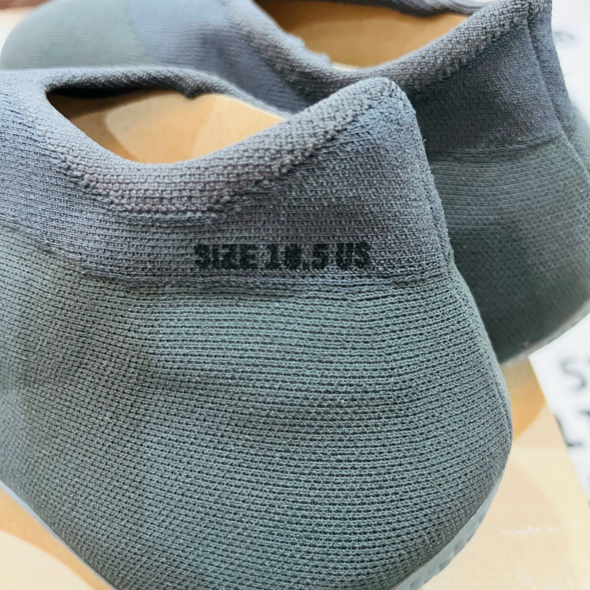 Yeezy NEW in Box Yeezy knit runner stone onyx Size US 10.5 / EU 43-44 - 6 Thumbnail