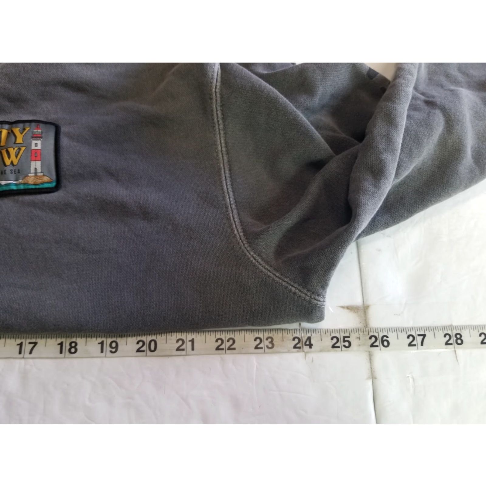 Vintage Salty Crew Hoodie Mens Large Gray Crew Neck Pullover Hooded Graphic Print with Pockets Nautical Fish Theme Size US L / EU 52-54 / 3 - 4 Thumbnail