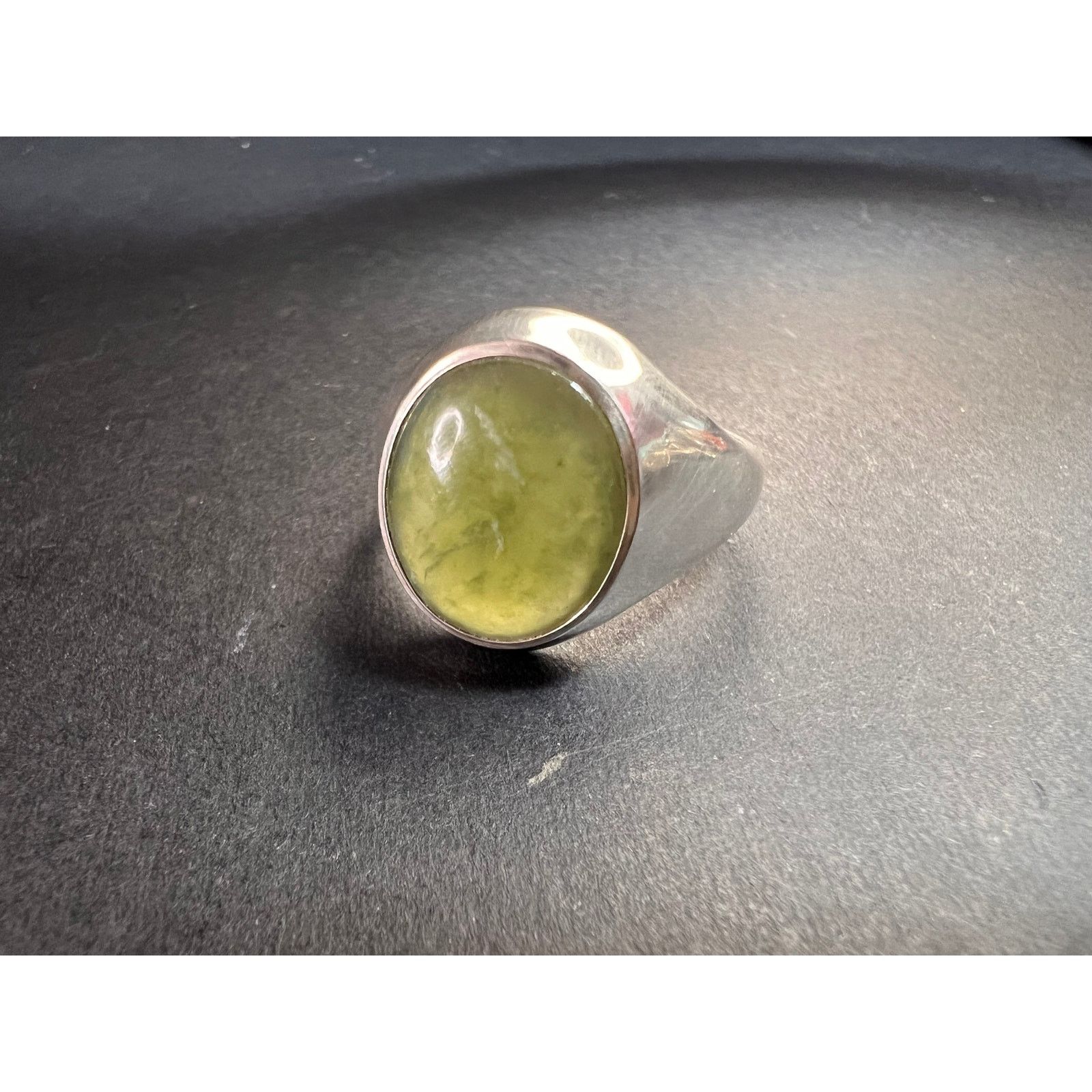 Other Vintage nephrite Jade sterling silver ring size 11 Size ONE SIZE - 1 Thumbnail
