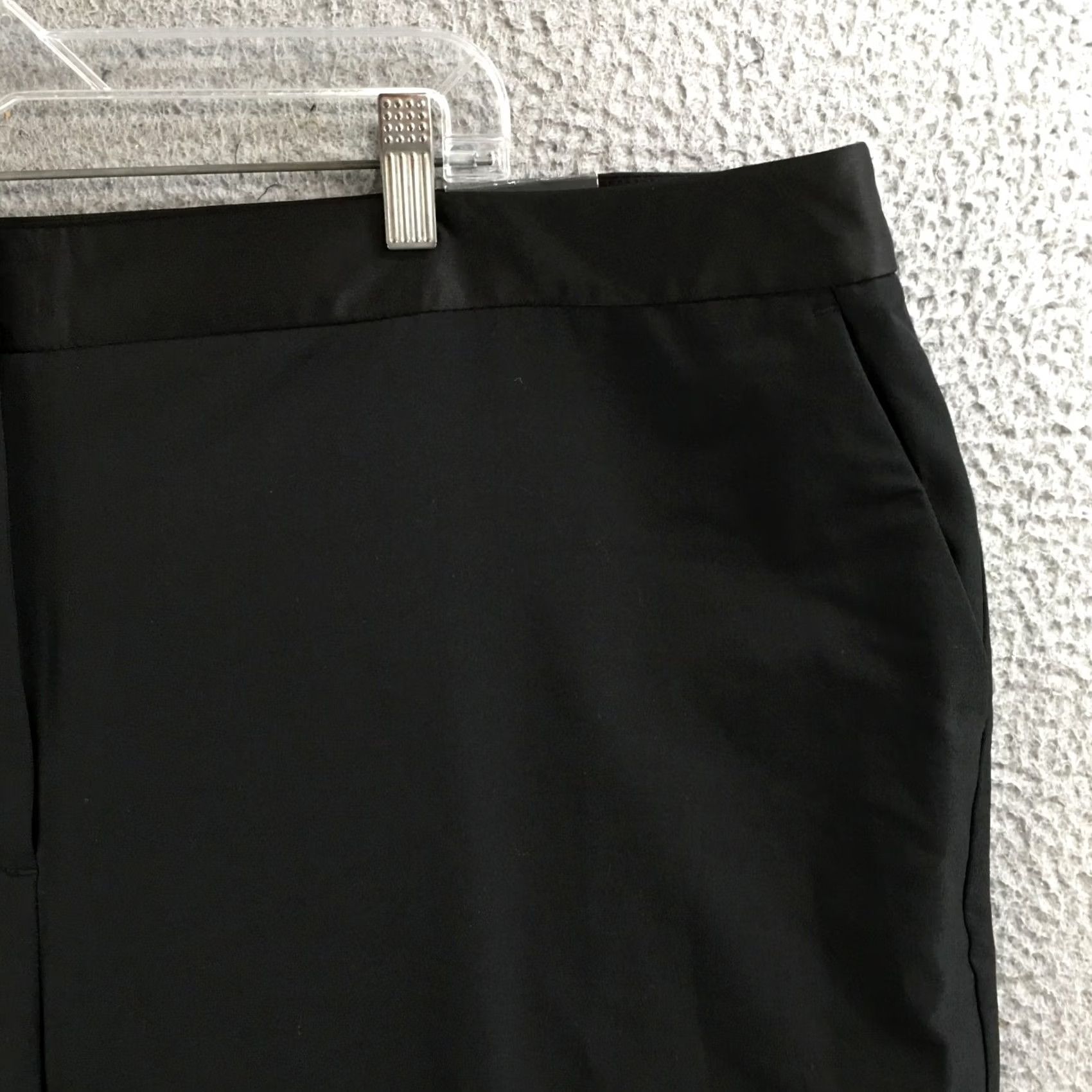 Worthington Worthington Pants Womens 22W Black Wrinkle Free Straight Leg Zip Fly Casual NEW Pants Women 22W Black Wrinkle Free Straight Leg Zip Fly Casual NEW Size 40" / US 18 - 4 Thumbnail
