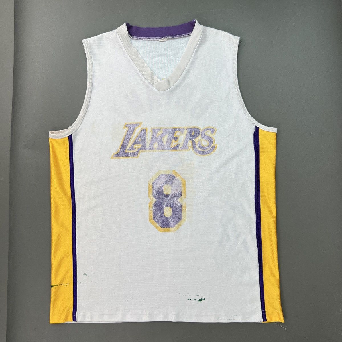 NBA 1990s Vintage Kobe Bryant Lakers Number 8 Jersey Size US M / EU 48-50 / 2 - 2 Thumbnail