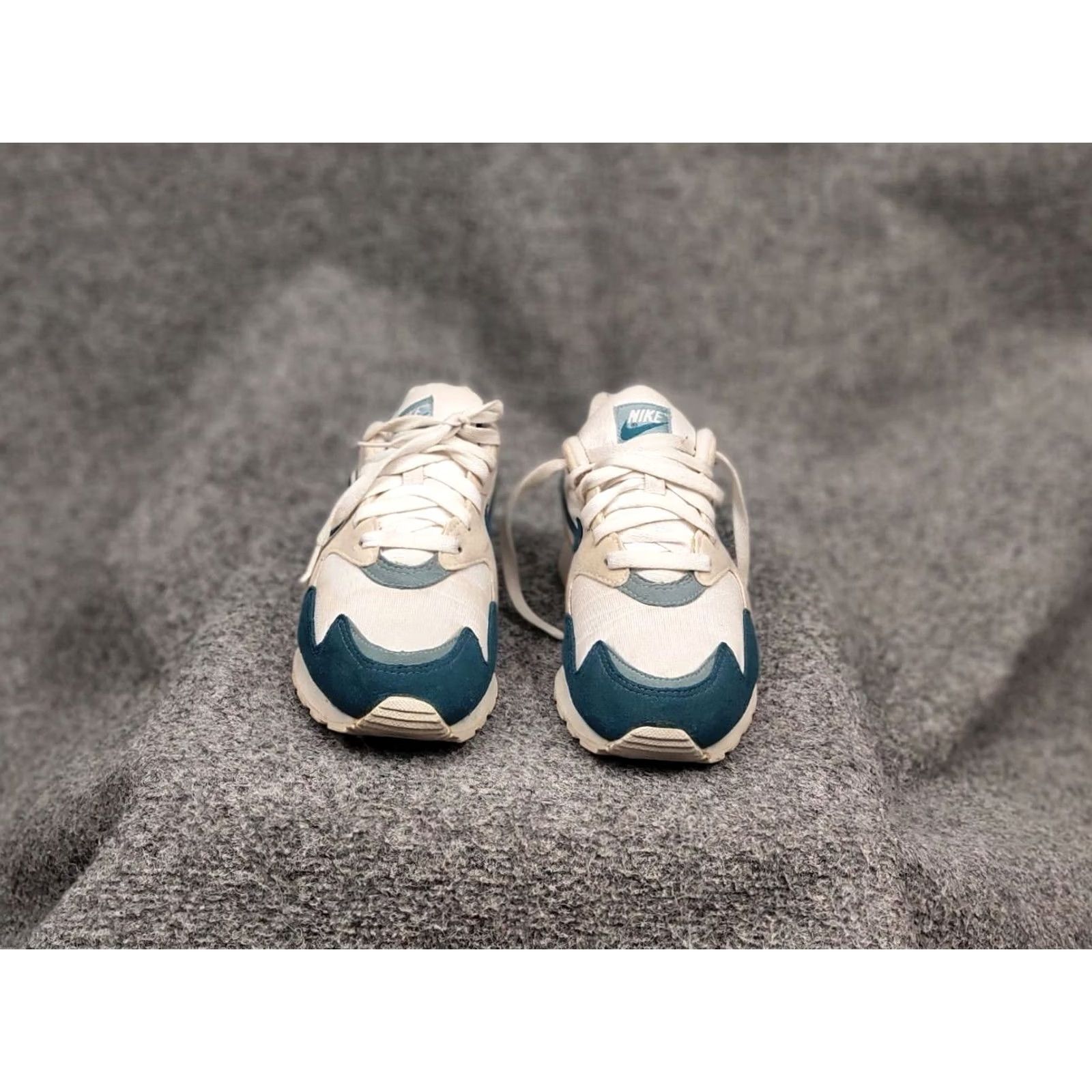 Nike VINTAGE Nike Outburst Sneaker Womens 8 White Blue 90s Casual Canvas Low Top Vintage 96's Nike Outburst Sneakers Size US 8 / IT 38 - 7 Thumbnail