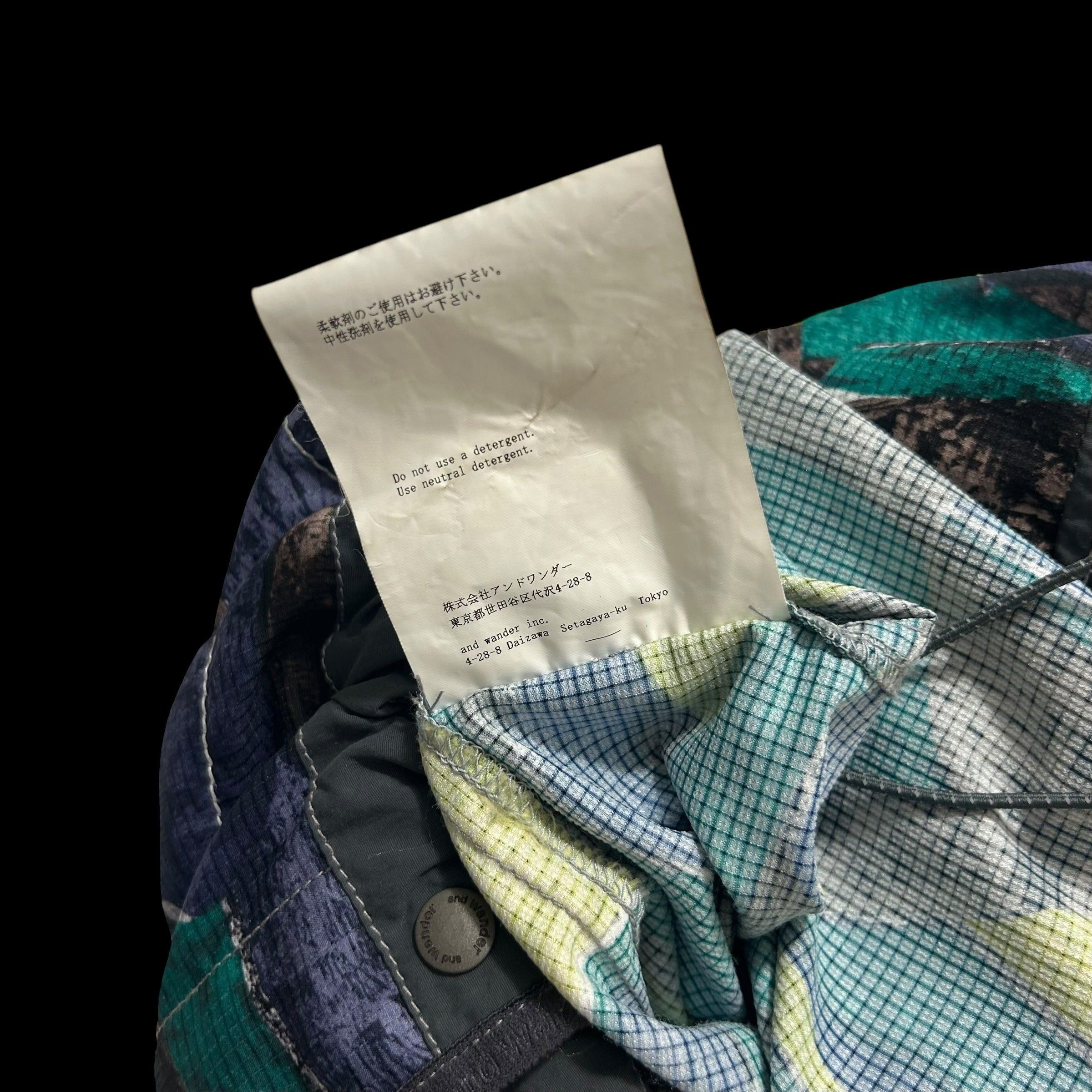 And Wander And Wander Printed Vent Hooded Jacket (Fits L/XL) Size US XXL / EU 58 / 5 - 4 Thumbnail