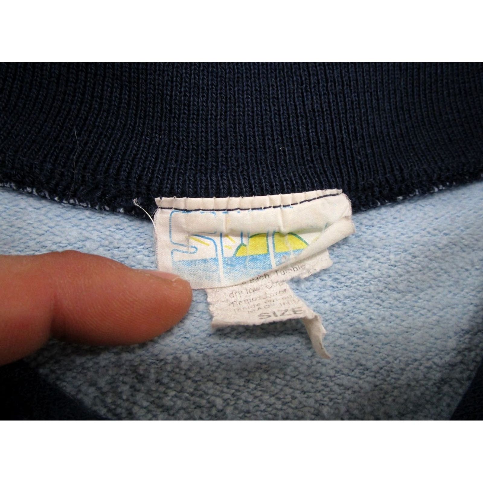 Vintage Vintage Artisan Wolf Graphic Henley Sweatshirt Blue Men's L 90s Sports Hooded Sweatshirt Size US L / EU 52-54 / 3 - 4 Thumbnail