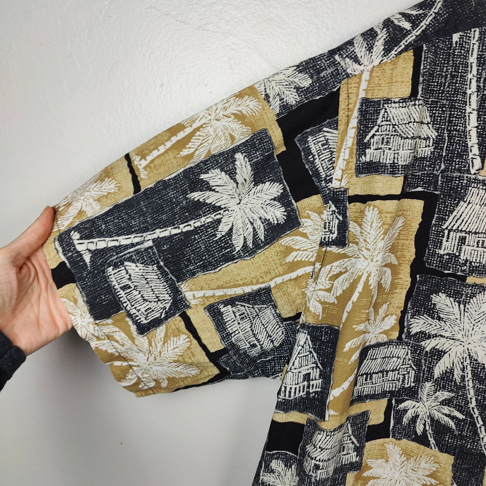 Other Hilo Hattie Hawaiian Button Up Shirt Mens 2X Black Yellow Size US XXL / EU 58 / 5 - 2 Thumbnail