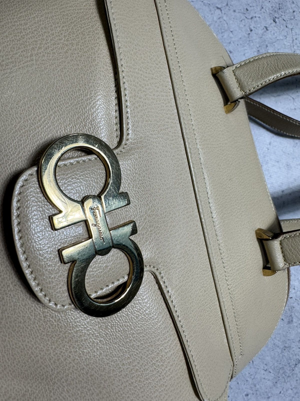 Salvatore Ferragamo Salvatore Ferragamo Luxury Cream Crossbody Bag Rare Beige Size ONE SIZE - 3 Thumbnail