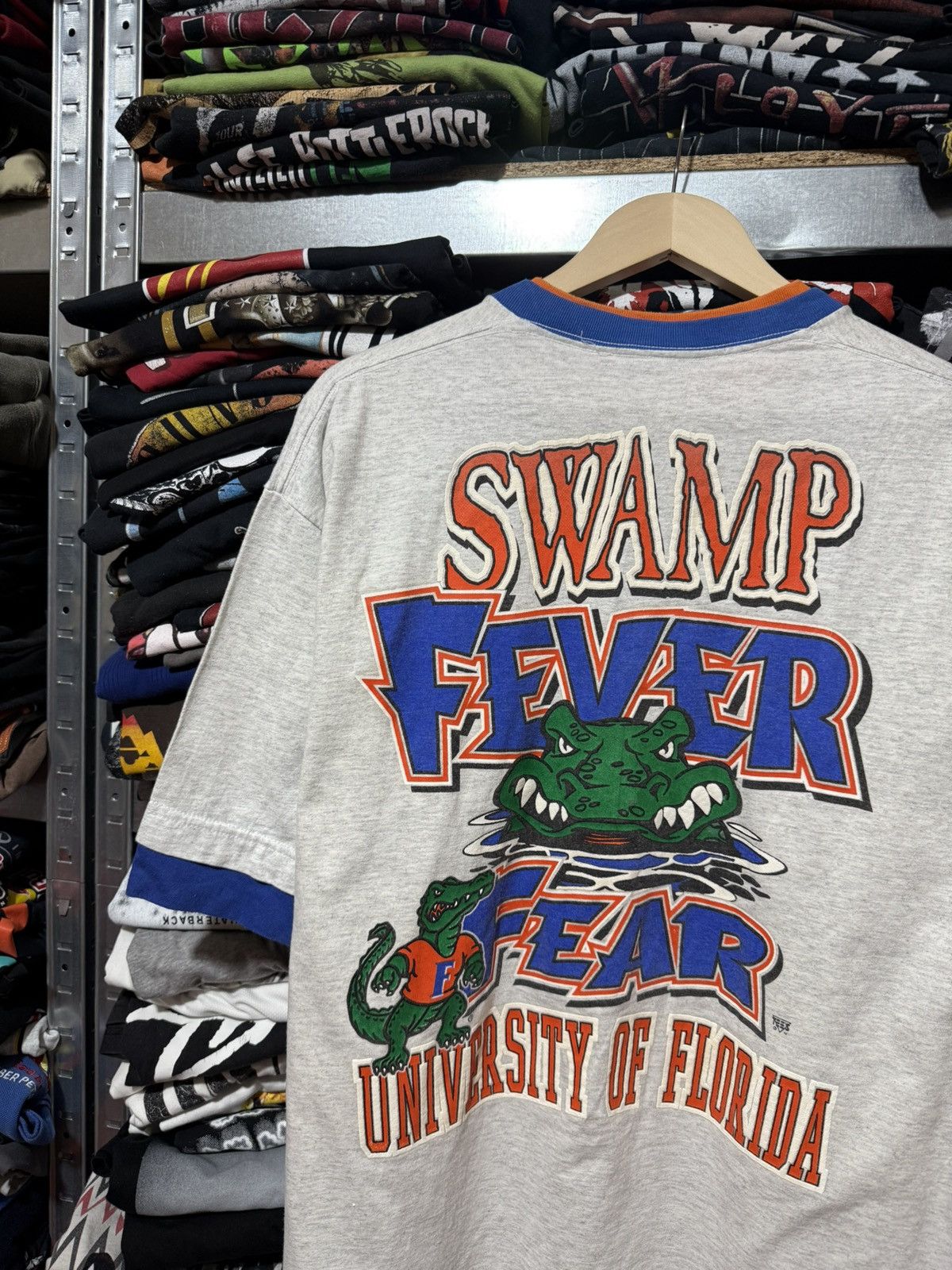 Vintage Vintage 90’s Florida Gators Swamp Fever Fear Football Tee Size US XL / EU 56 / 4 - 3 Thumbnail