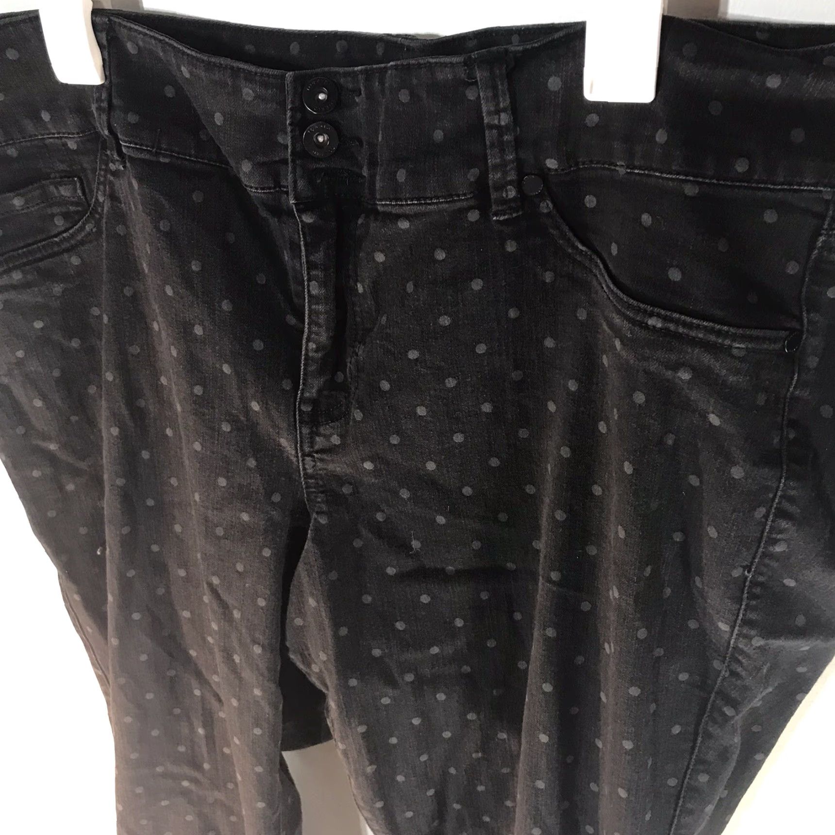Torrid VINTAGE Torrid Denim Cropped Jeans Womens Size 24S Black W-Grey Polka Dots Cotton Stretch Summer 90s Size 42" / US 20 - 2 Thumbnail