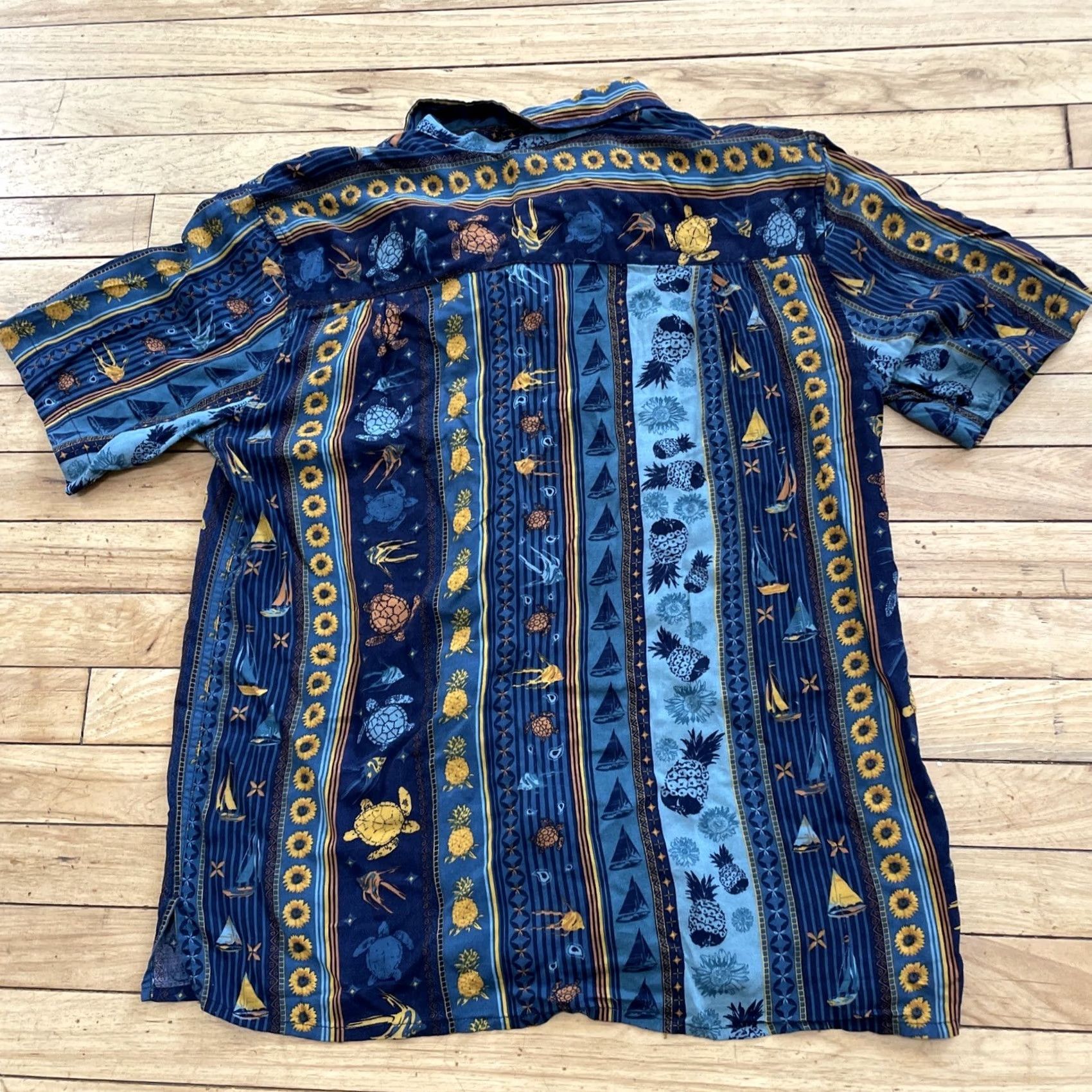 Vintage Irvine Park Button Shirt Men L Stripe Blue Sunflowers Pineapple Turtle Sail Boats Beach Hawaiian Size US L / EU 52-54 / 3 - 2 Thumbnail