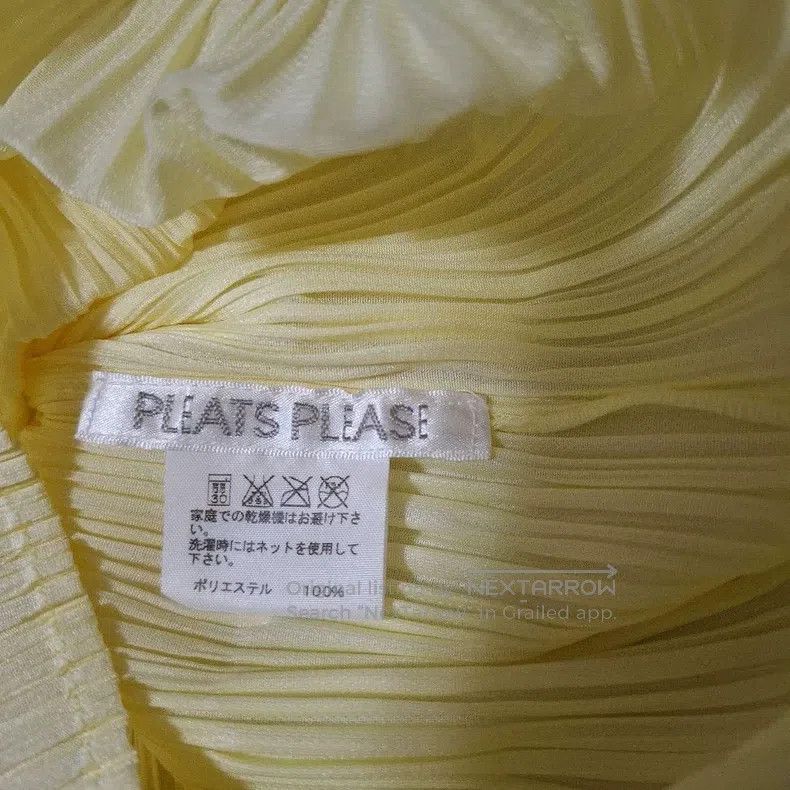 Issey Miyake Issey Miyake Embossed Star Ruched Solid Color Short-Sleeve Size L / US 10 / IT 46 - 8 Thumbnail