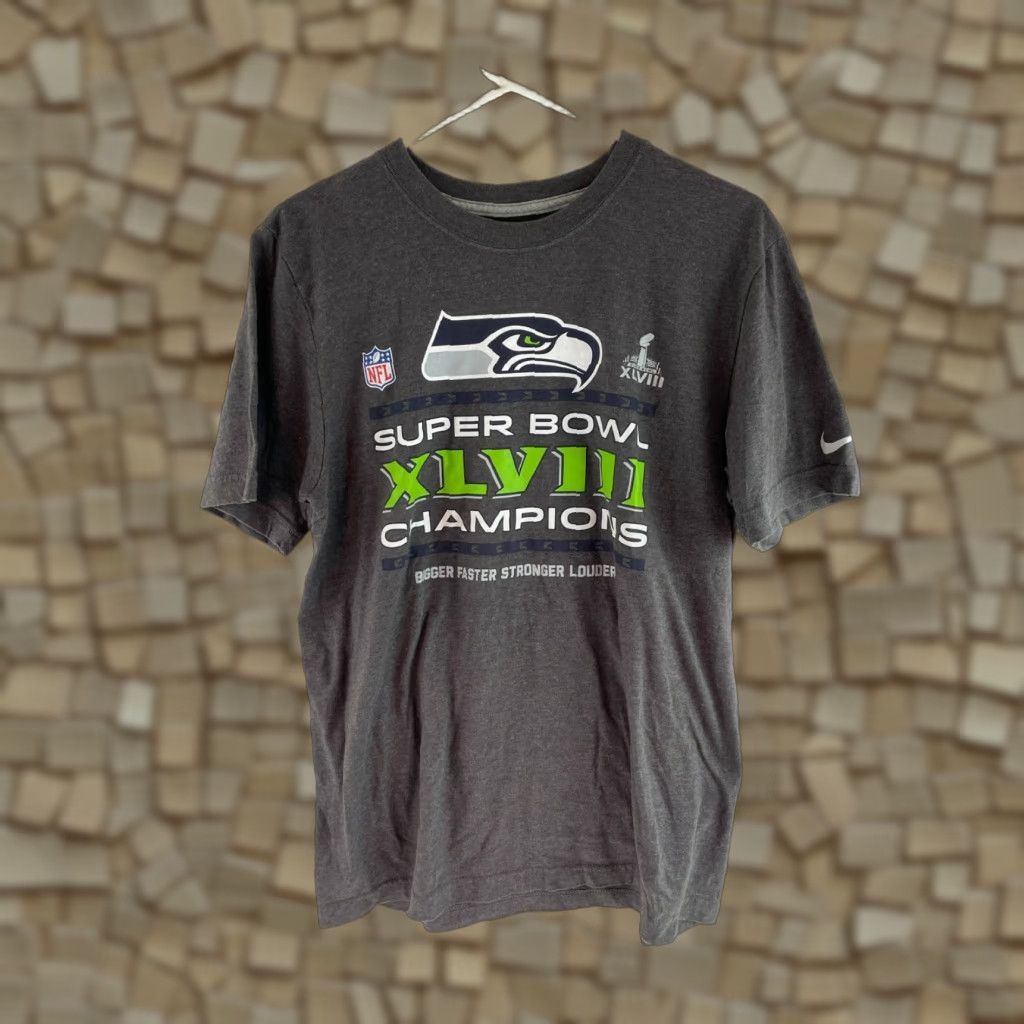 Nike Nike T-Shirt Men’s Size M Gray Short Sleeve NFL Super Bowl XLVIII Champions Size US M / EU 48-50 / 2 - 1 Thumbnail