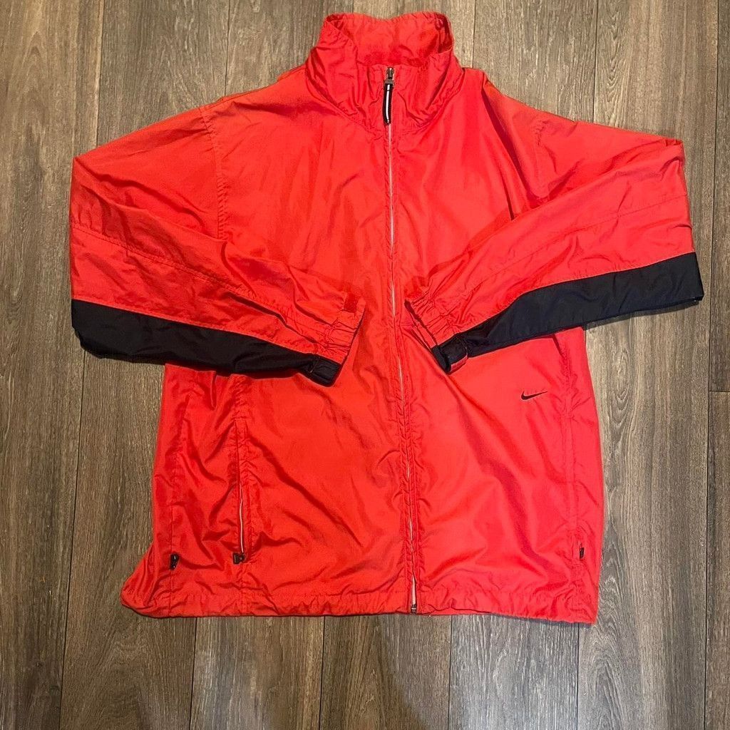 Nike Nike vtg red and black windbreaker jacket size L Size US L / EU 52-54 / 3 - 1 Thumbnail