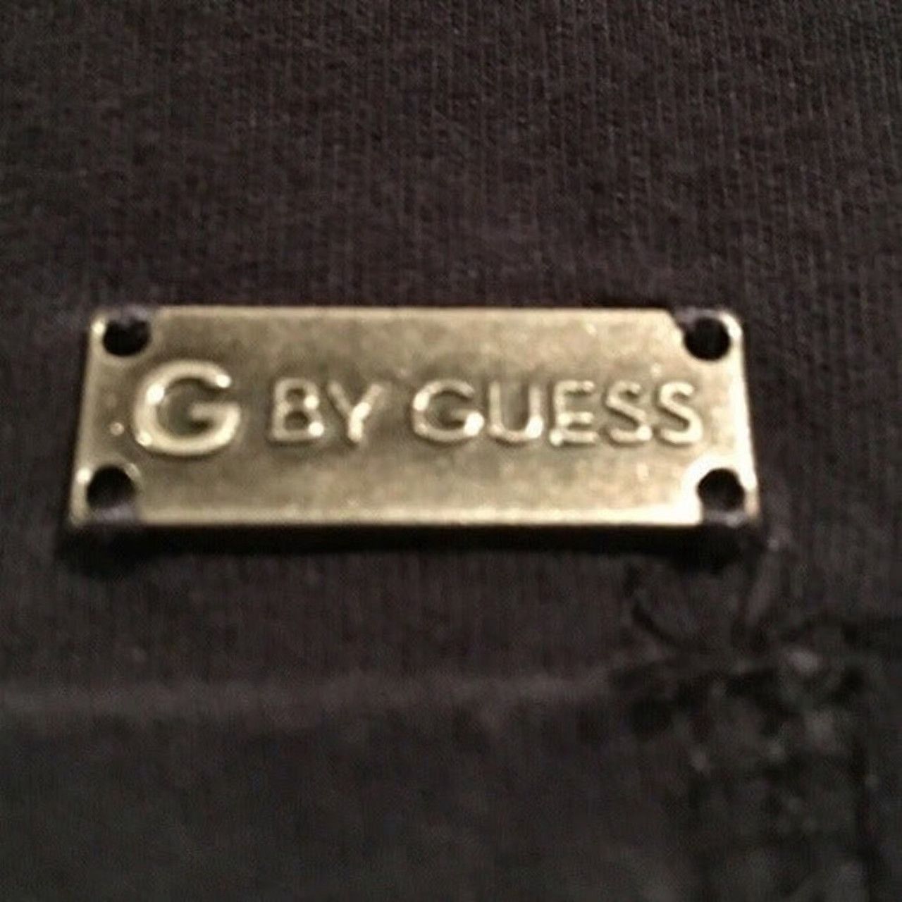 Guess Vintage-Wash G By Guess Ombré V-Neck – Pocket Detail – Small Size US S / EU 44-46 / 1 - 6 Thumbnail
