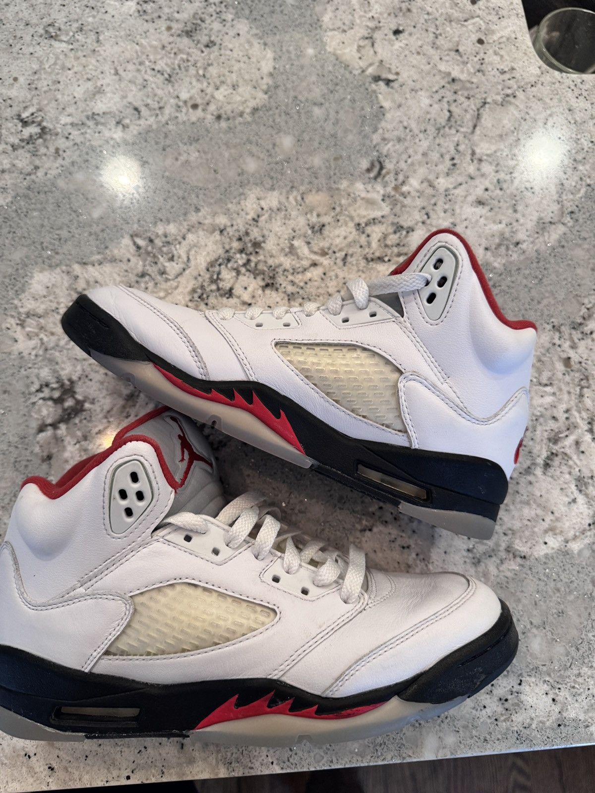 Jordan Brand Air Jordan 5 GS White Fire Red 2020 - Size 5.5Y Size US 5.5 / EU 38 - 2 Thumbnail