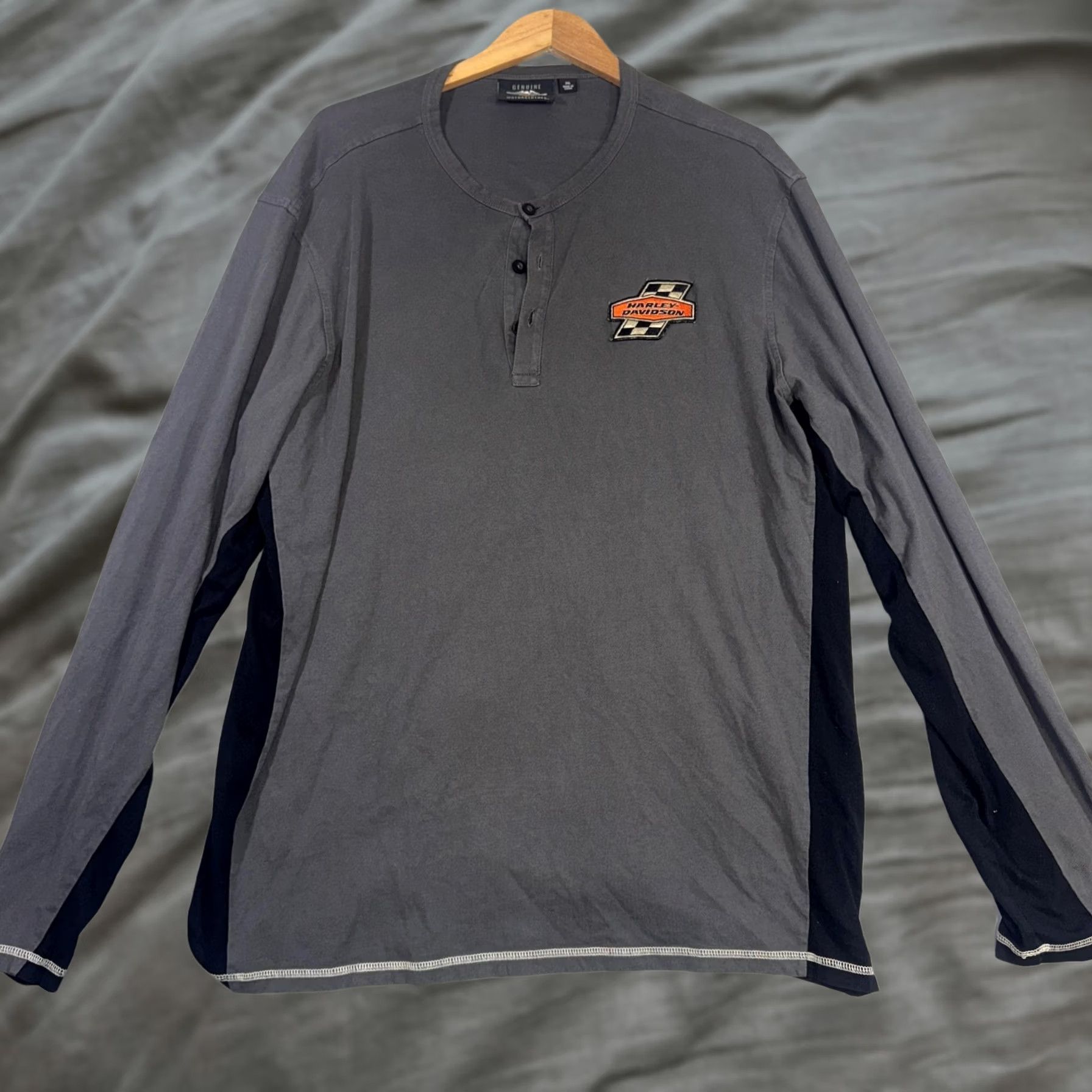 Harley Davidson Harley-Davidson Shirt Mens 2XL Gray Henley Long Sleeve Screamin Eagle Graphic Shirt Mens 2XL Gray Henley Long Sleeve Screamin Eagle Graphic Size US XXL / EU 58 / 5 - 1 Thumbnail