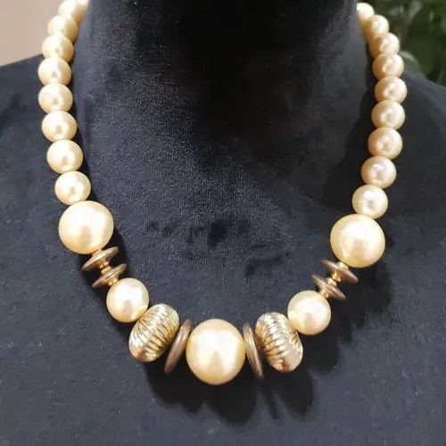 Vintage Elegant Pearls Beaded Necklace Size ONE SIZE - 1 Thumbnail