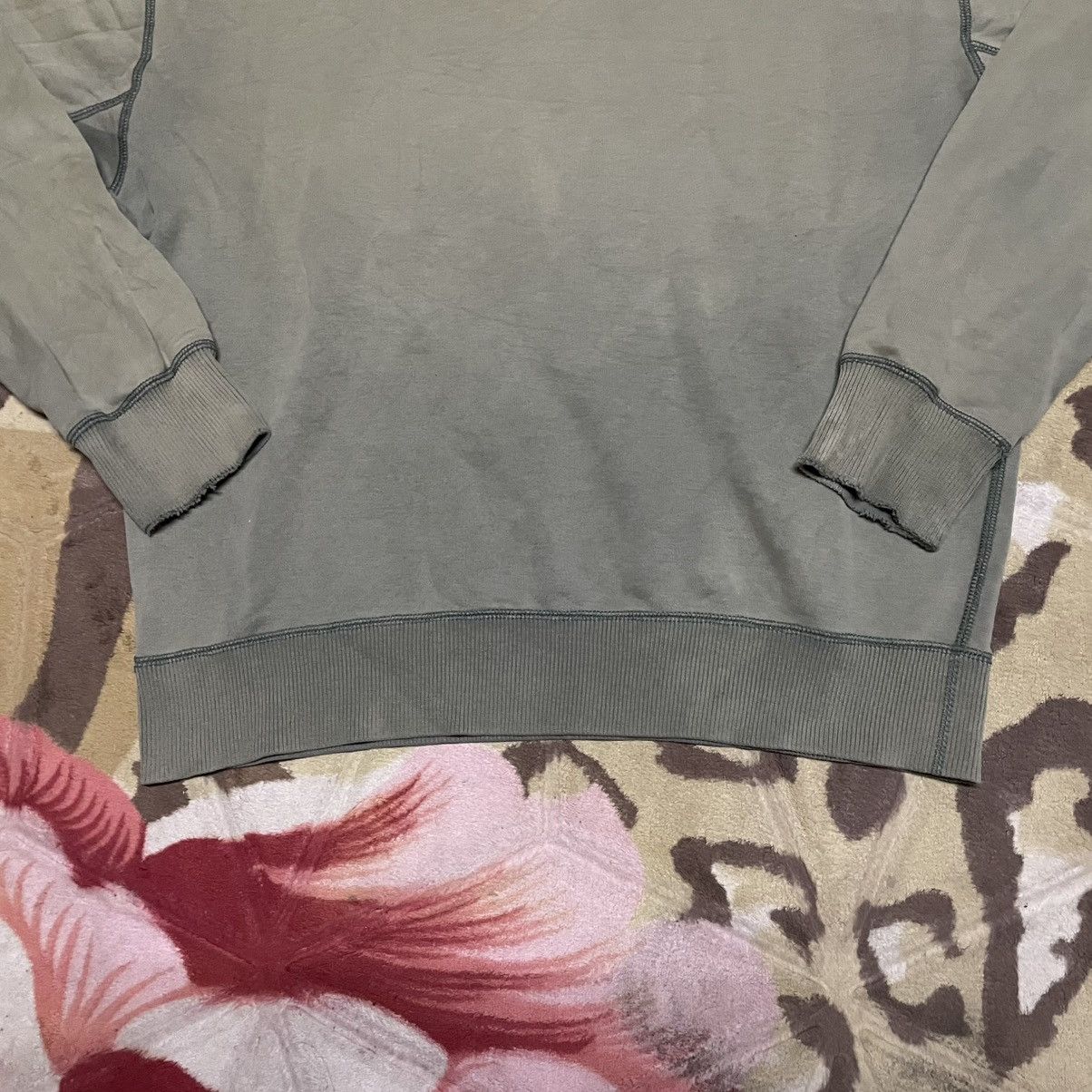 Vintage Vintage Distressed Sun Faded Uniqlo Sweatshirt Boxy Fit Size US M / EU 48-50 / 2 - 8 Thumbnail