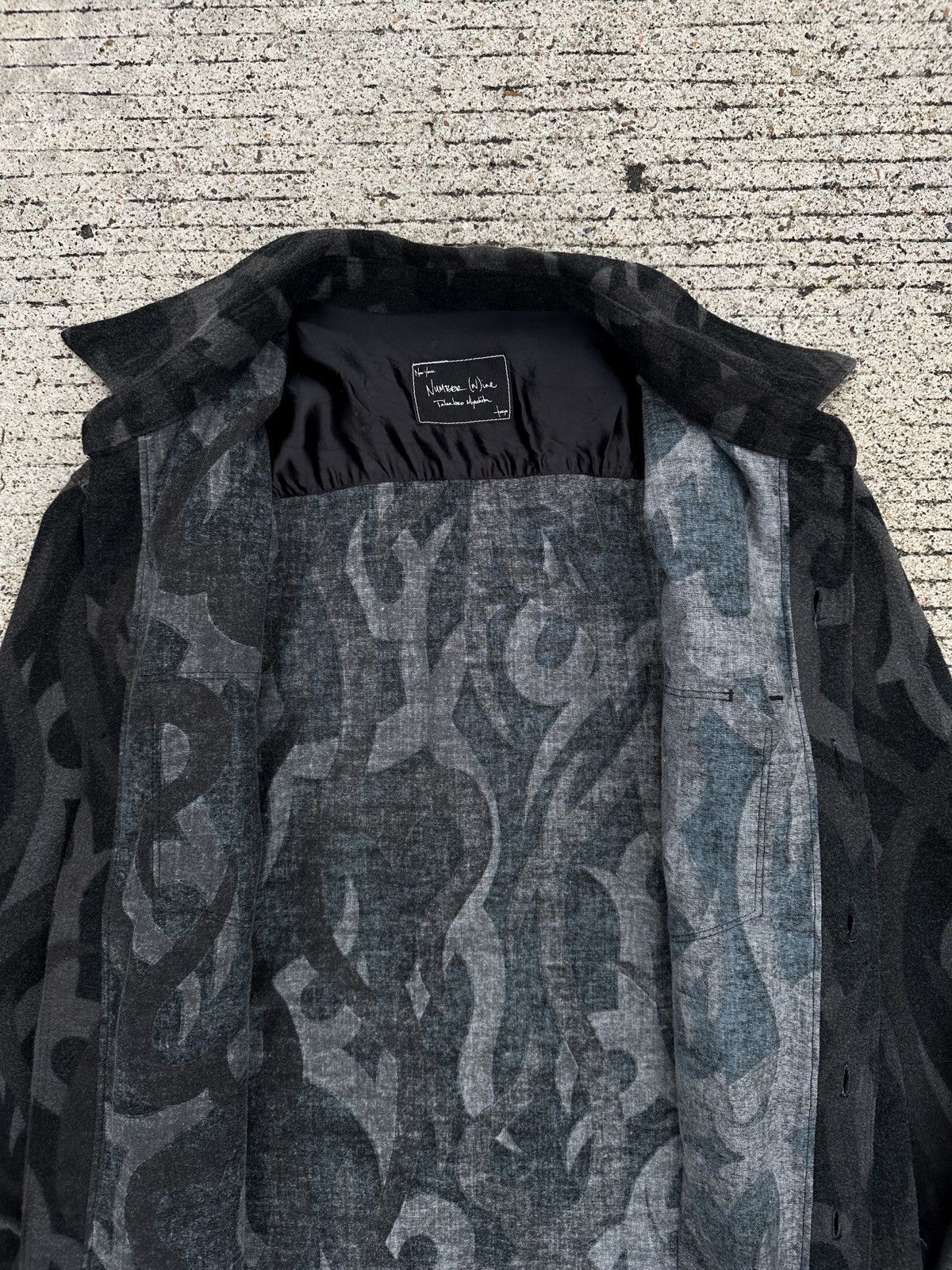 Number (N)ine Number (N)ine AW04 Tribal Hearts Camo Long Shirts Size US M / EU 48-50 / 2 - 9 Thumbnail