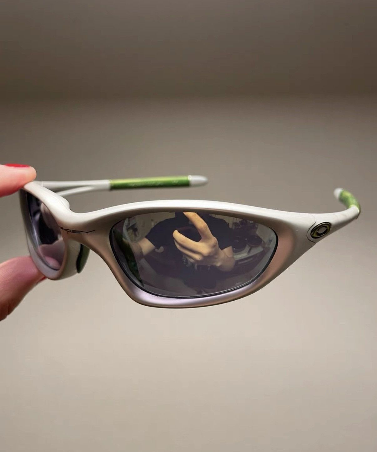 Oakley Silver Oval Frame Sunglasses Size ONE SIZE - 5 Thumbnail