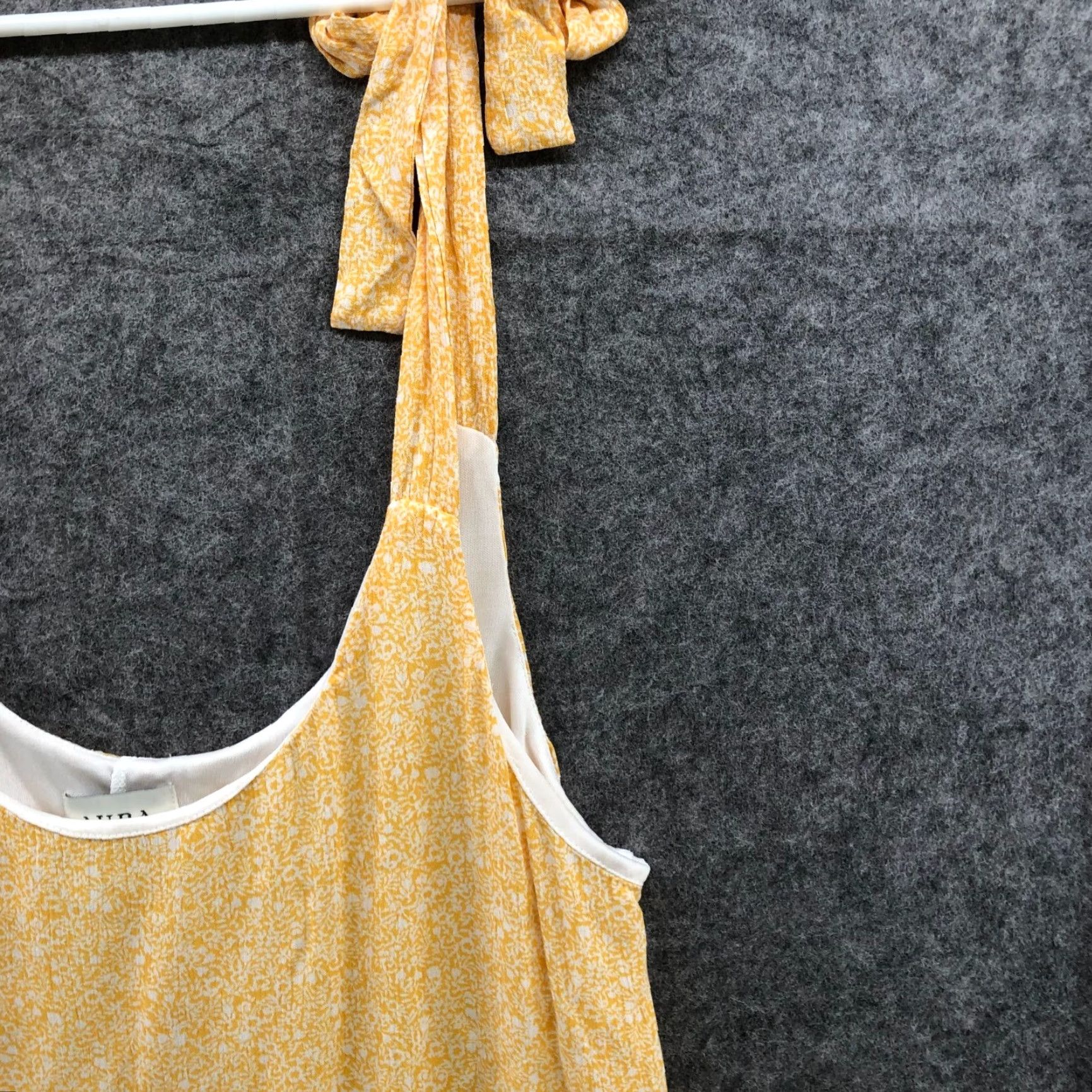 Vintage VINTAGE Aura Women's Mini Dress Sleeveless Yellow Floral Rayon Short A-Line Summer Spring Pockets Size M Size M / US 6-8 / IT 42-44 - 5 Thumbnail