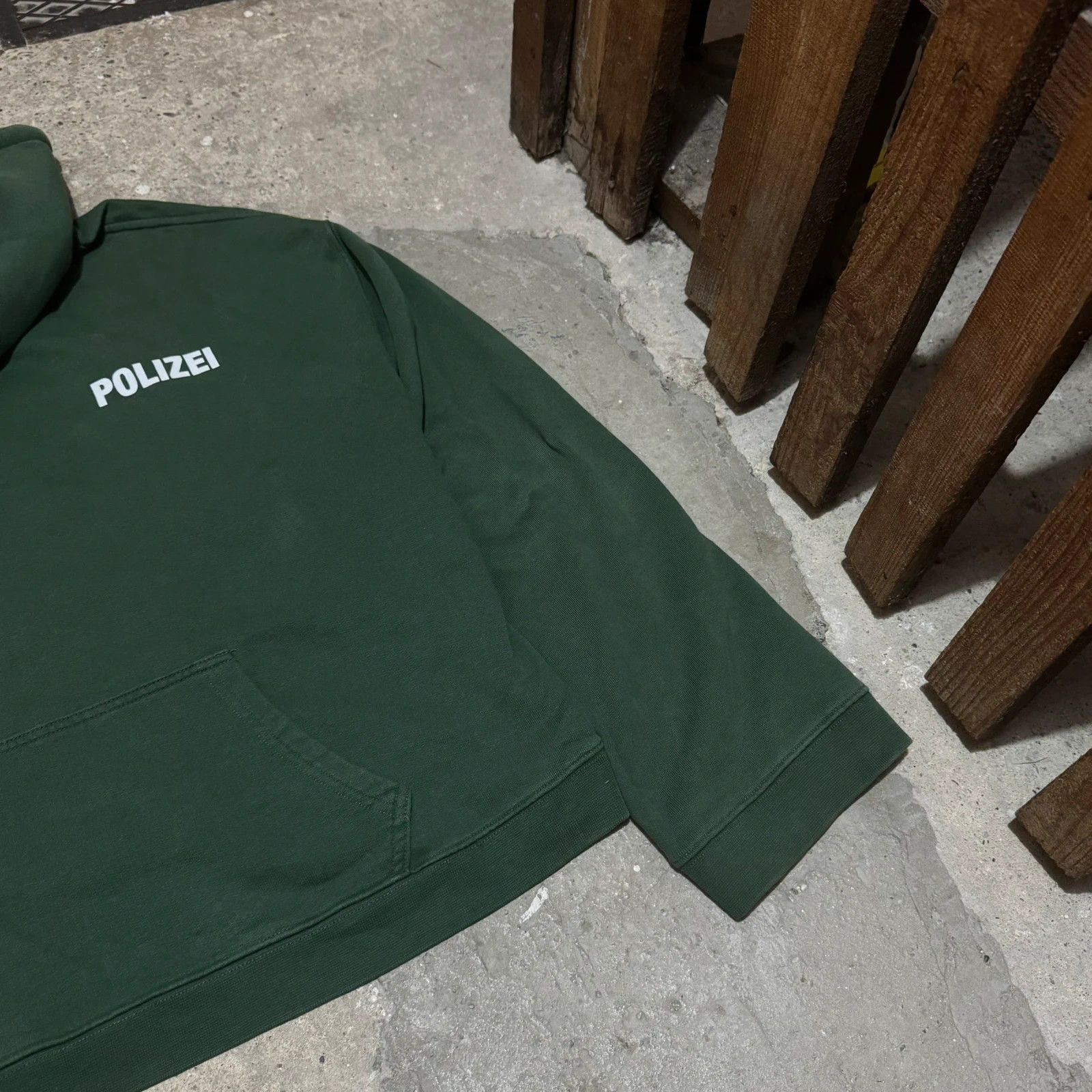 Vetements S/S 16 Vetements reversible “Polizei” cropped hoodie Size US M / EU 48-50 / 2 - 4 Thumbnail
