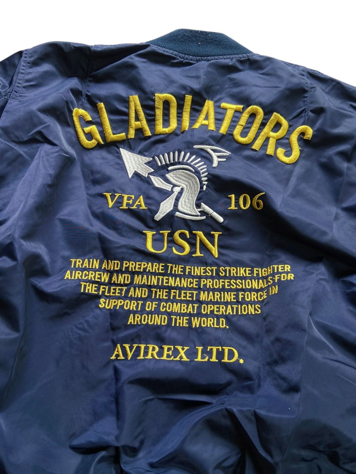 Avirex 90s AVIREX GLADIATORS VFA 106 USN FLIGHT BOMBERS JACKET Size US S / EU 44-46 / 1 - 11 Thumbnail