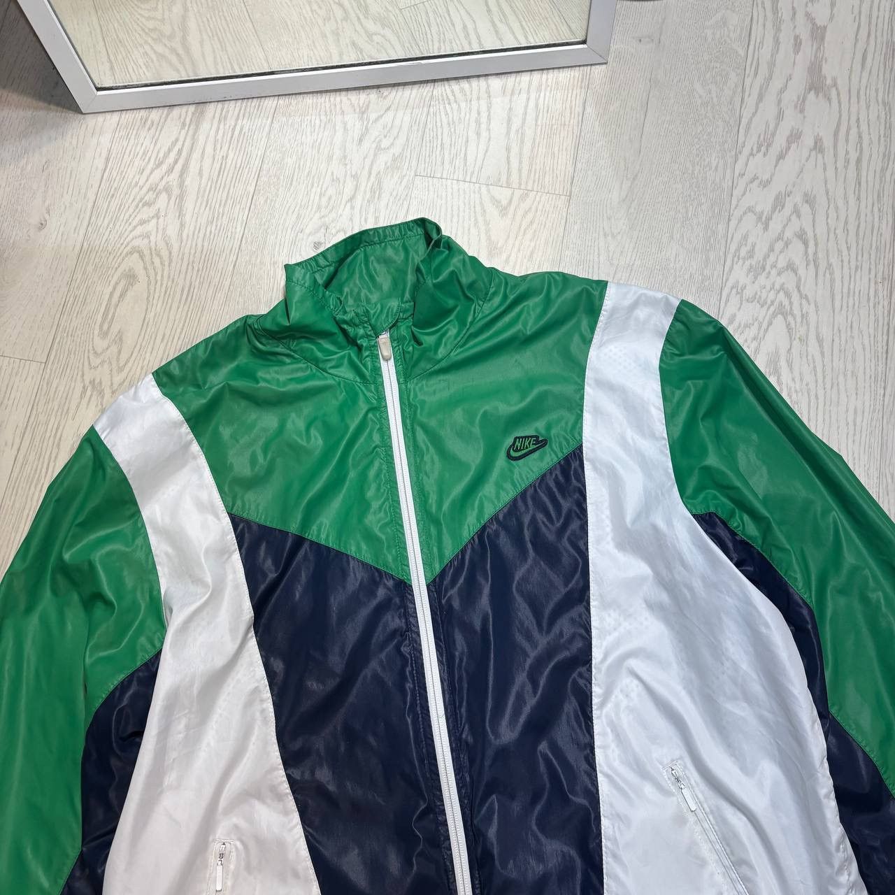 Nike Vintage Nike nylon jacket Size:L Size US L / EU 52-54 / 3 - 3 Thumbnail