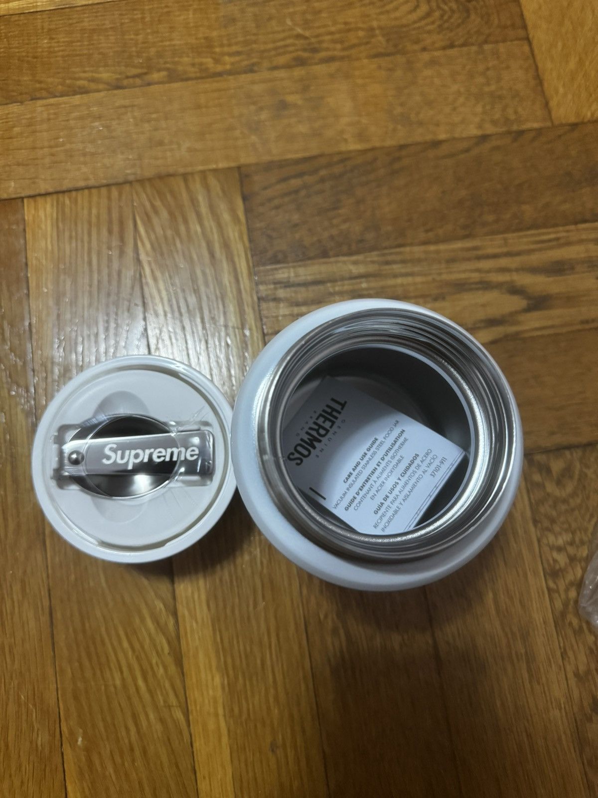 Supreme Supreme/Thermos stainless king food jar + spoon Size ONE SIZE - 4 Thumbnail