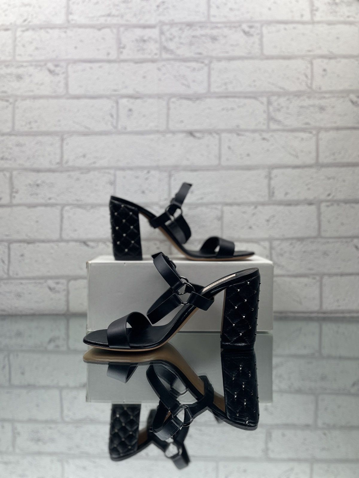 Valentino VALENTINO GARAVANI Black leather sandals 39 size 24-24.5 st Size US 8 / IT 38 - 3 Thumbnail