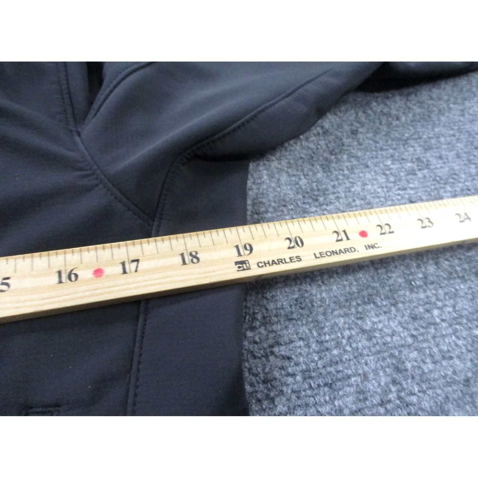 Patagonia Patagonia Jacket Womens S Black Softshell Camping Outdoors Hiking Windbreaker Full Zip Logo Size S / US 4 / IT 40 - 5 Thumbnail