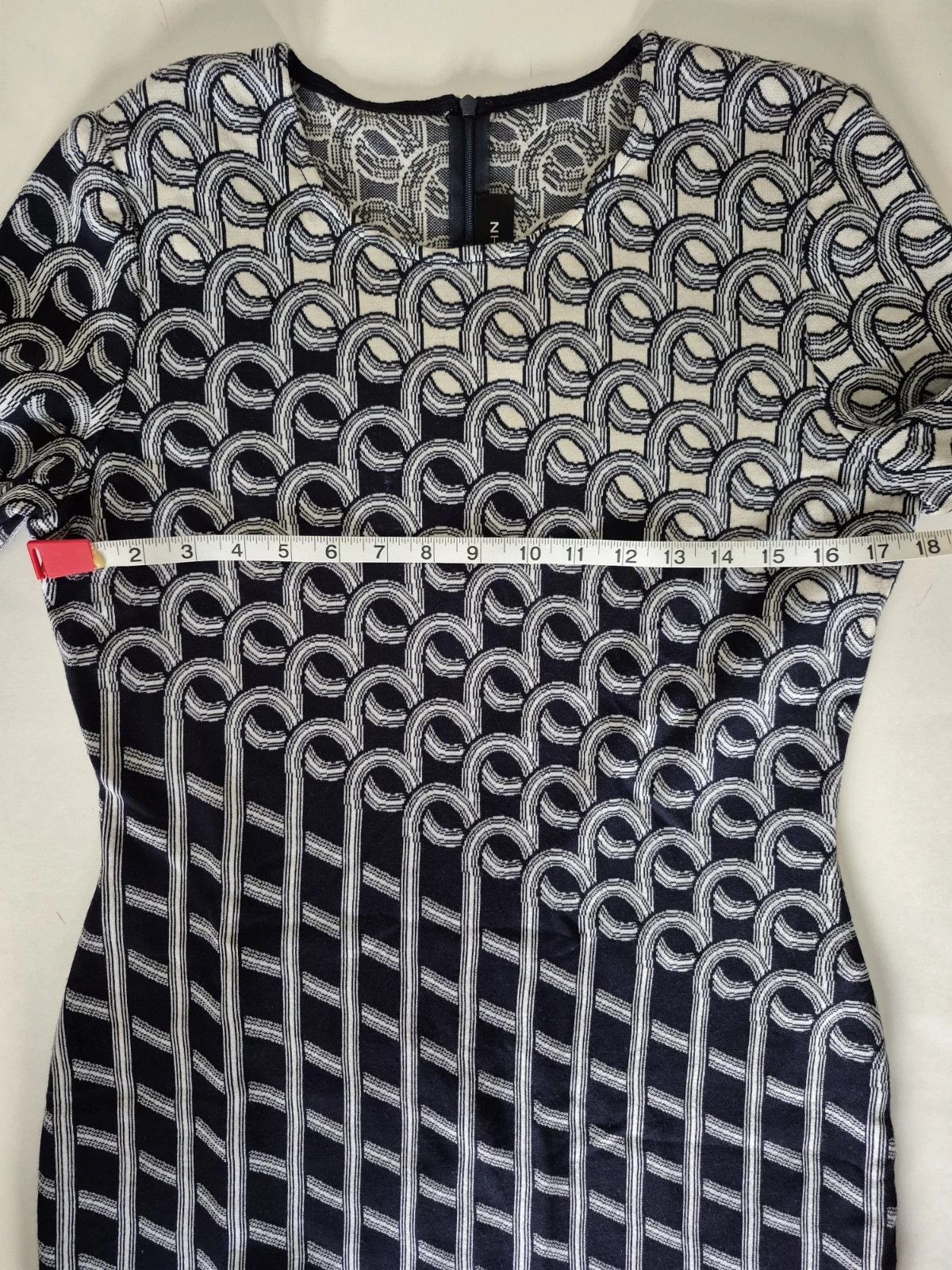 St. John Navy/Cream Geometric Wool Blend Short Slv Black Label Party Size M / US 6-8 / IT 42-44 - 8 Thumbnail