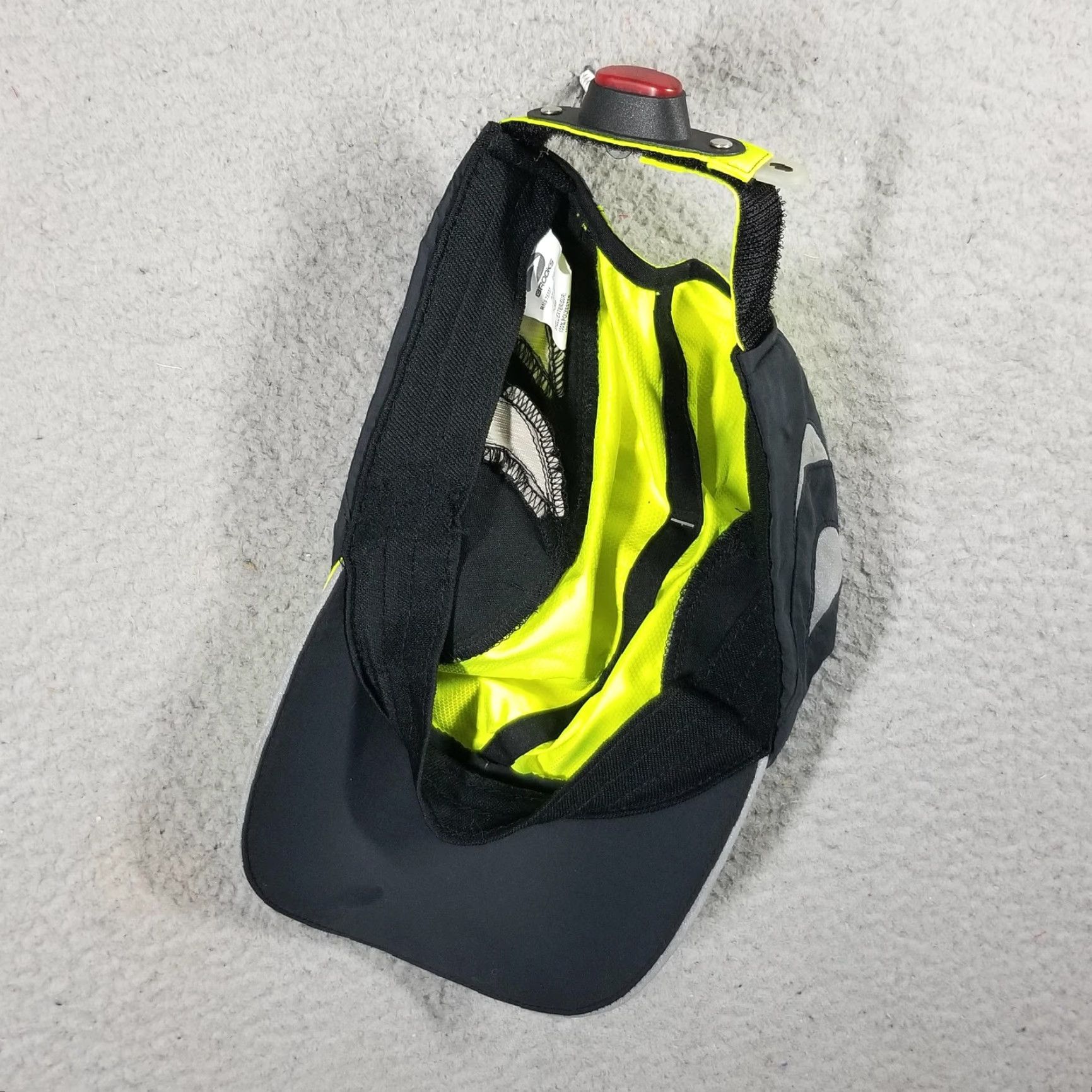 Brooks Brooks Nightlife Hat Baseball Cap One Size Mens Yellow Reflective Lightweight Moisture Wicking Safe Night Running Size ONE SIZE - 3 Thumbnail
