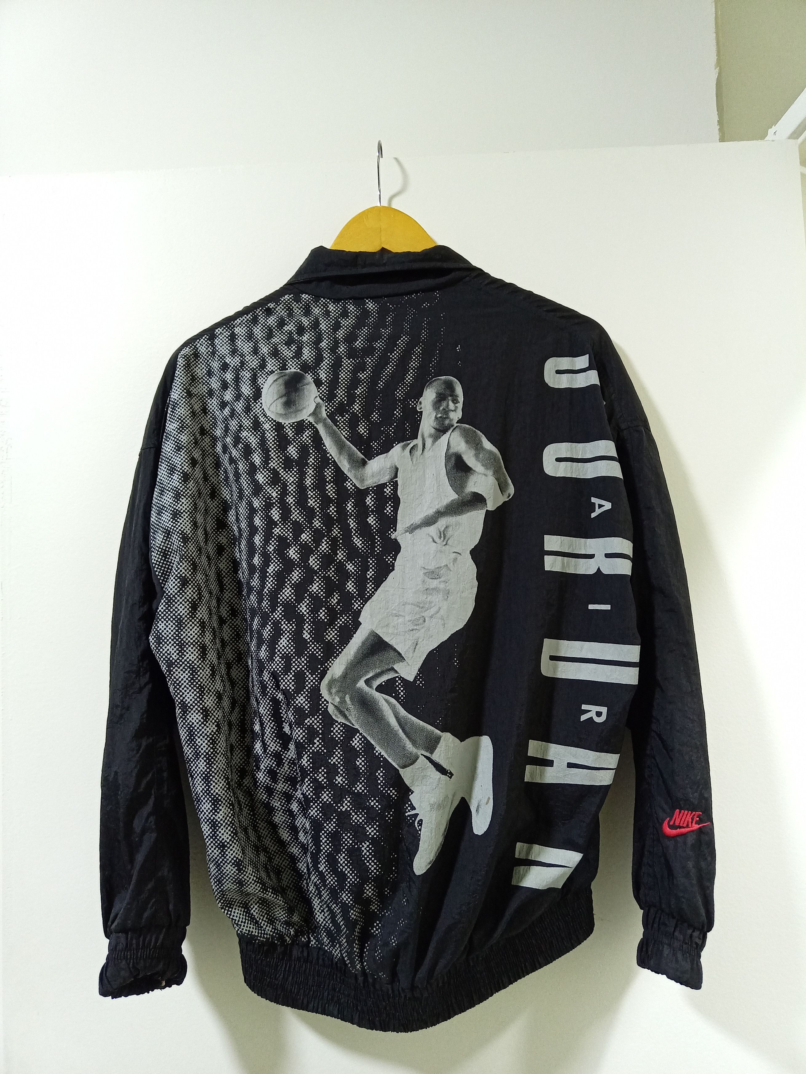 Nike Vintage Nike Air Jordan Windbreaker Size US M / EU 48-50 / 2 - 1 Thumbnail