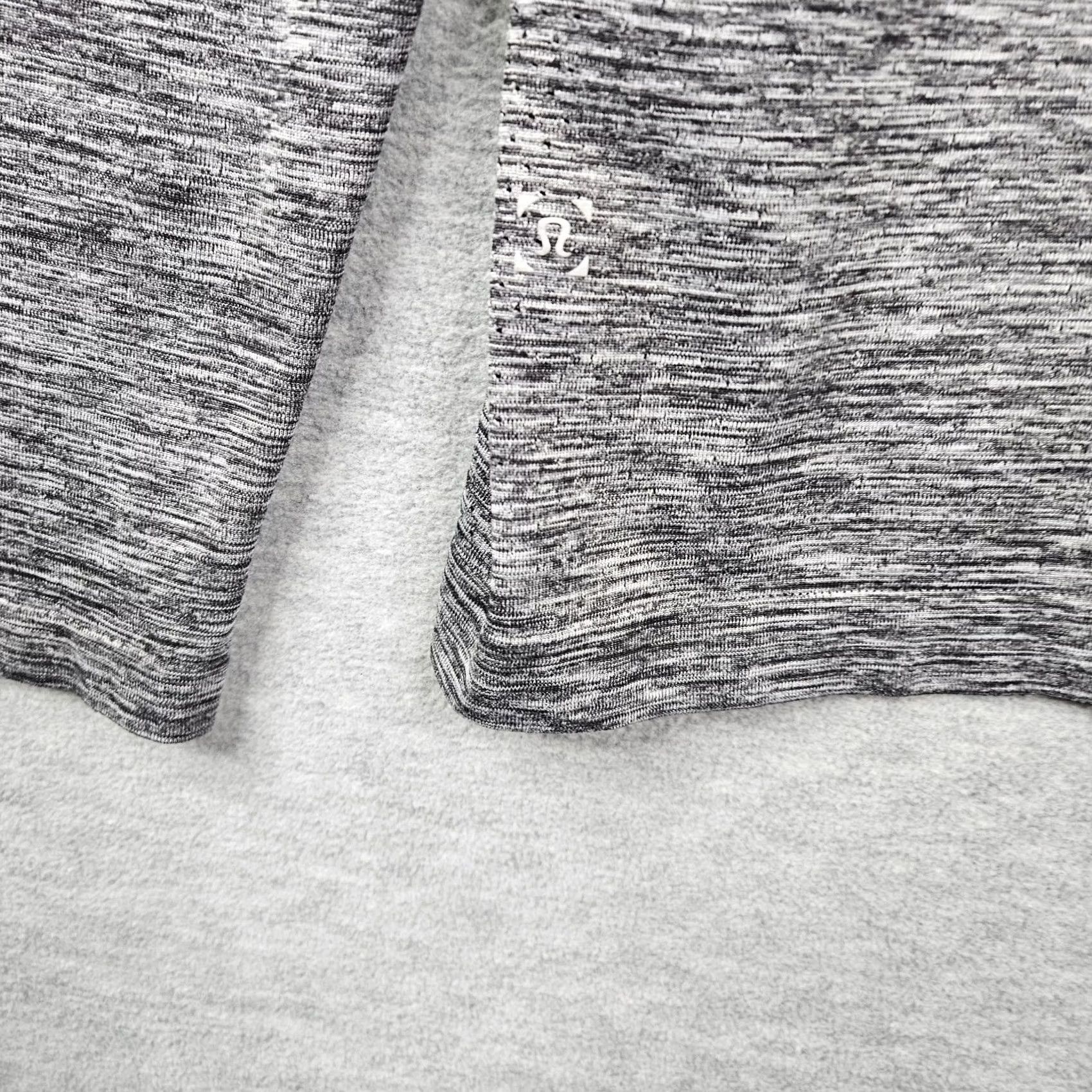 Lululemon Lululemon Men's Long Sleeve Metal Vent Tech T-shirt XL Gray Logo Regular Size XL Shirt Mens VENT TECH Size US XL / EU 56 / 4 - 7 Thumbnail