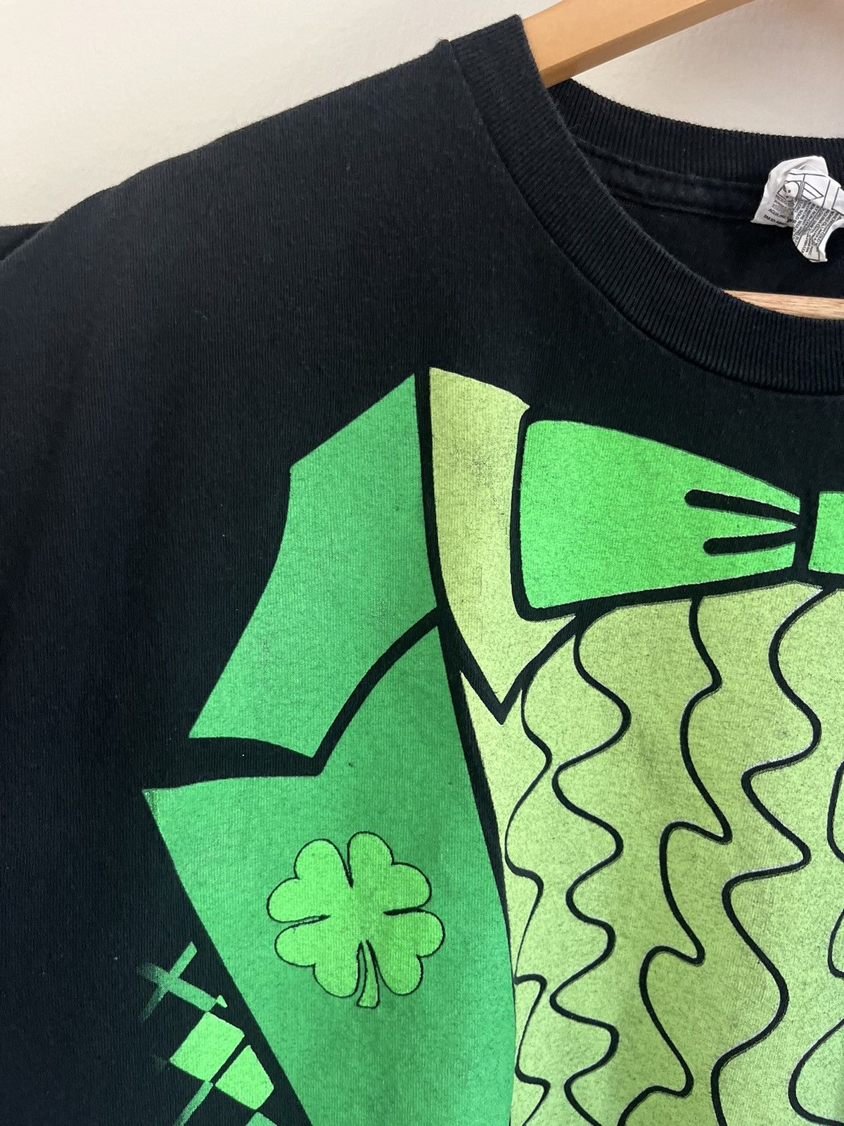 Vintage VINTAGE Y2K IRISH BODY T-SHIRT Size US XL / EU 56 / 4 - 4 Thumbnail