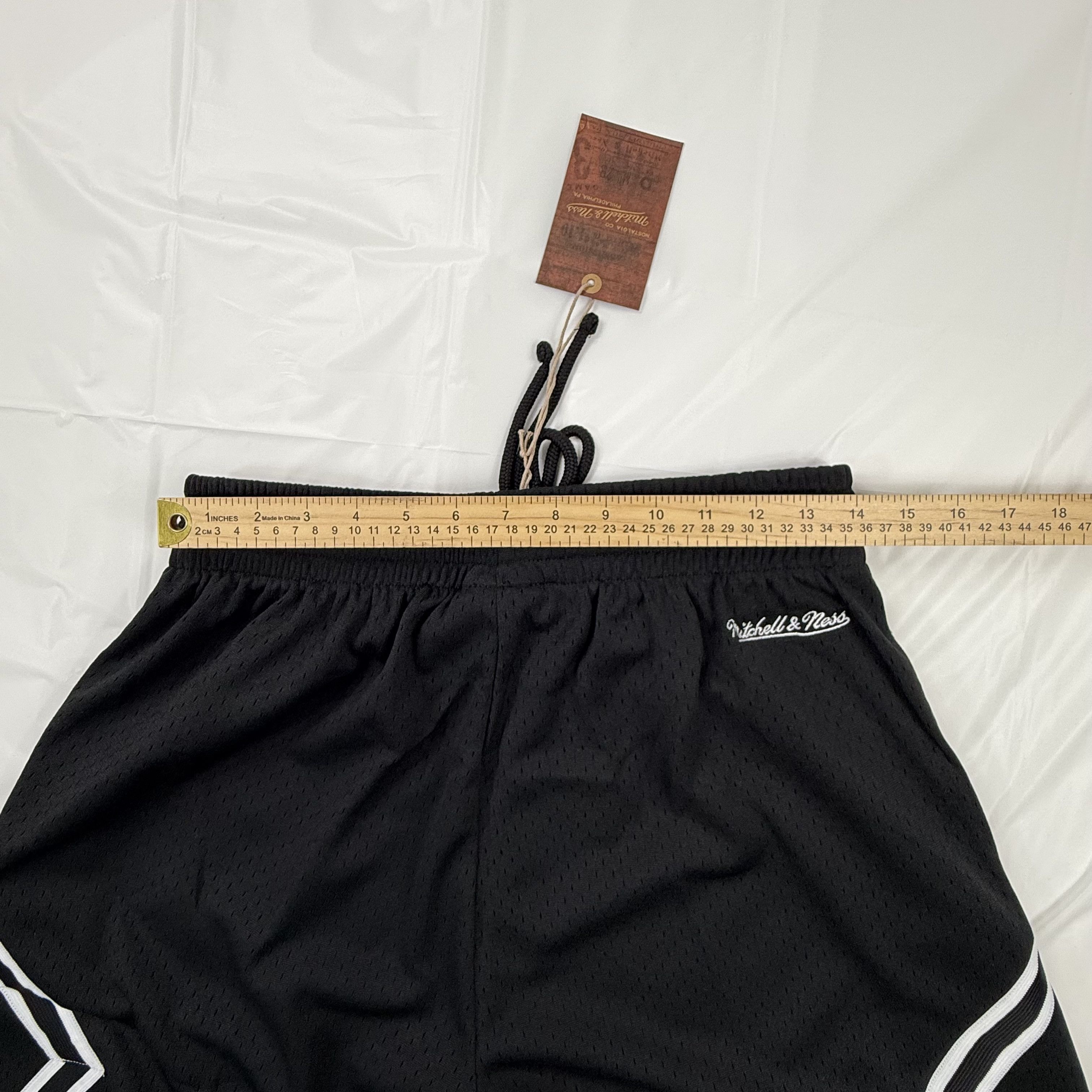Mitchell & Ness Mitchell & Ness Mens Branded Diamond Mesh Shorts Medium Size US 32 / EU 48 - 5 Thumbnail