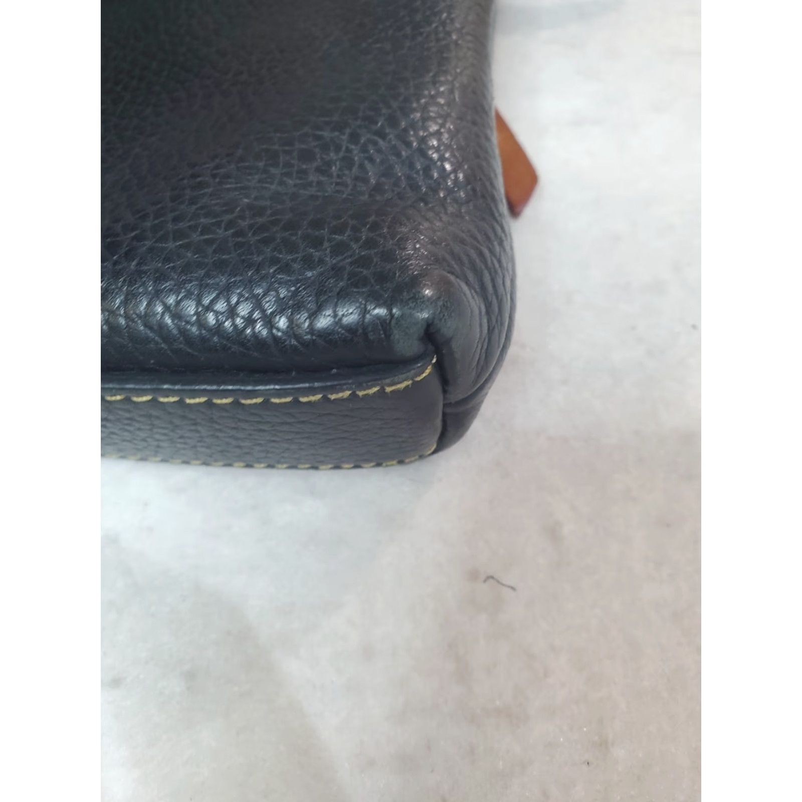 Dooney & Bourke VINTAGE Dooney & Bourke Pebbled Leather Letter Carrier Shoulder Handbag- Black Size ONE SIZE - 6 Thumbnail