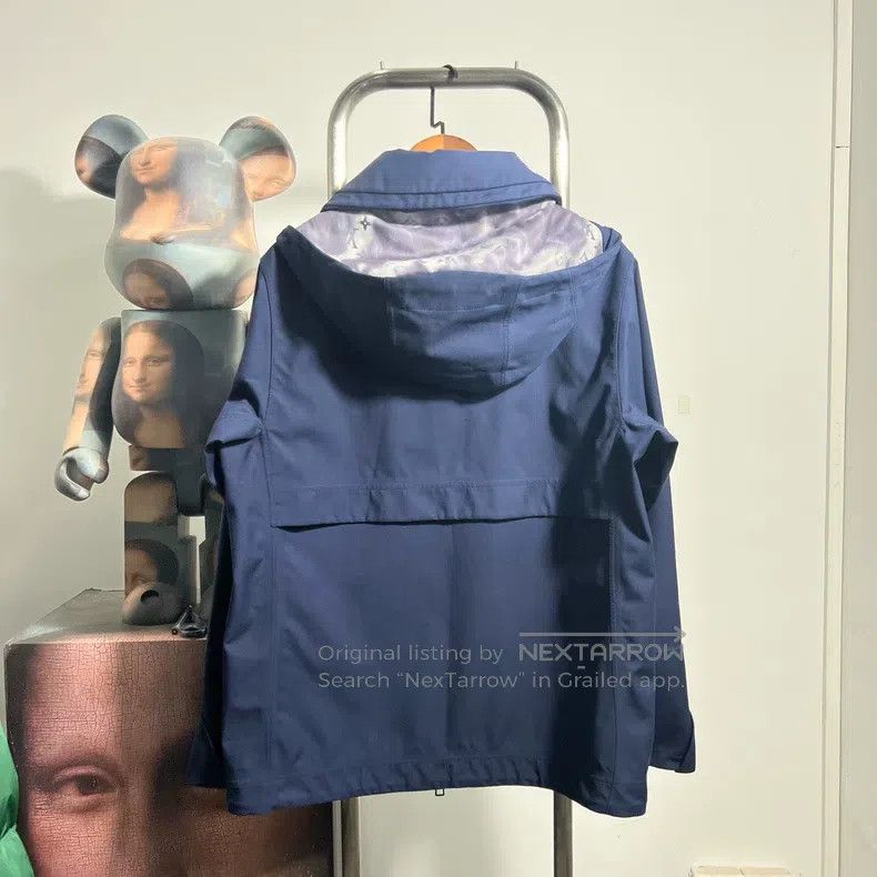 Louis Vuitton Louis Vuitton The inside is full of printed assault jacket Size US S / EU 44-46 / 1 - 2 Thumbnail