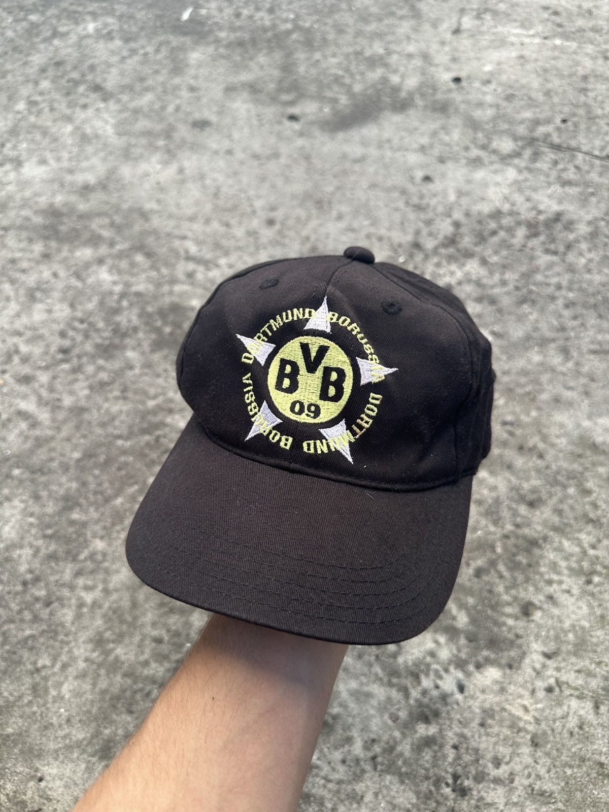 Nike Vintage Nike Borussia Dortmund Logo Cap Streetwear Rare Usa Size ONE SIZE - 1 Thumbnail