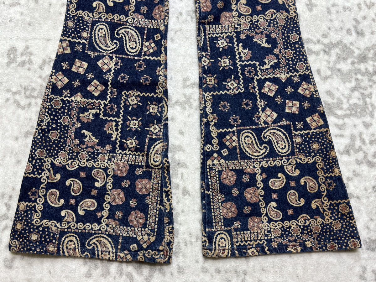 Vintage Vintage Paisley Bandana Print Flare Denim Bell Bottom Size US 27 - 7 Thumbnail