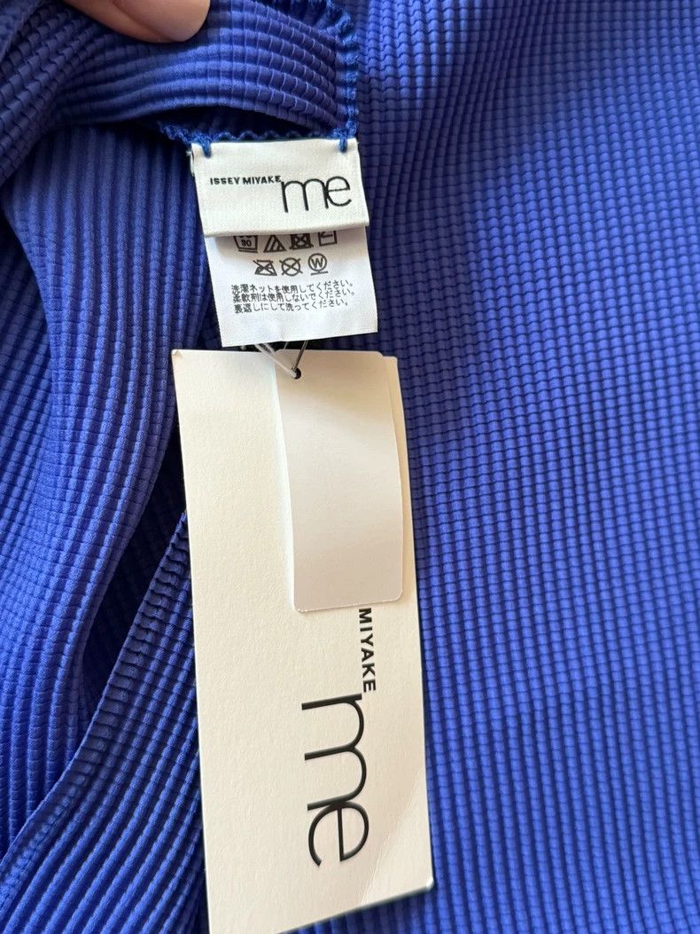 Issey Miyake Issey Miyake size:one size Blue round-neck short-sleeved s Size XS / US 0-2 / IT 36-38 - 8 Thumbnail