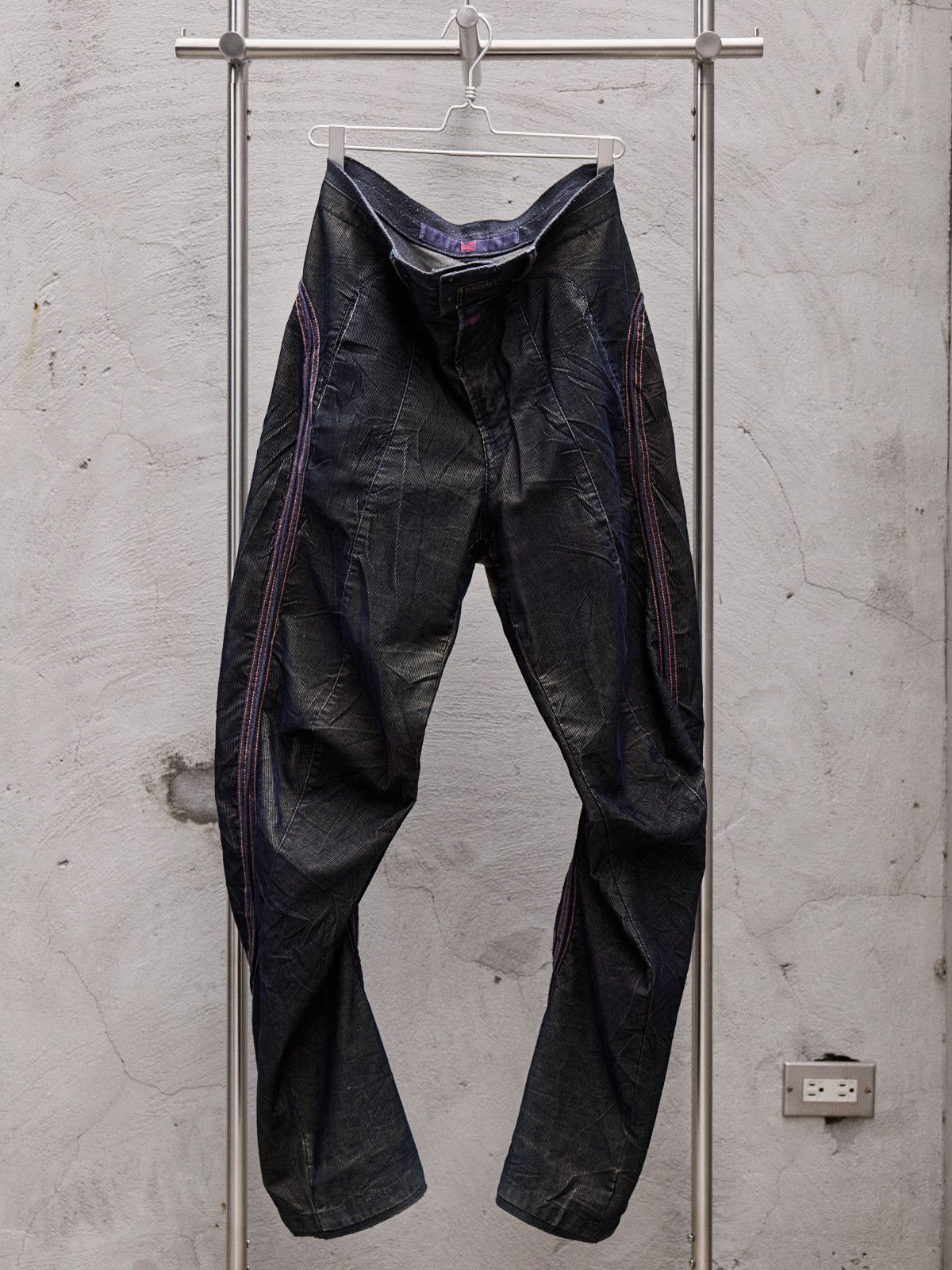 Marithe + Francois Girbaud Marithe + Francois Girbaud 2000's 3D Cargo Pants - Navy Size US 32 / EU 48 - 1 Thumbnail