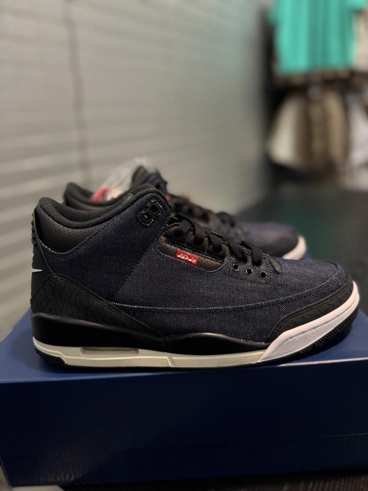 Jordan Brand Levi's x Air Jordan 3 Retro Men's Size 9 Indigo Denim NEW Size US 9 / EU 42 - 3 Thumbnail