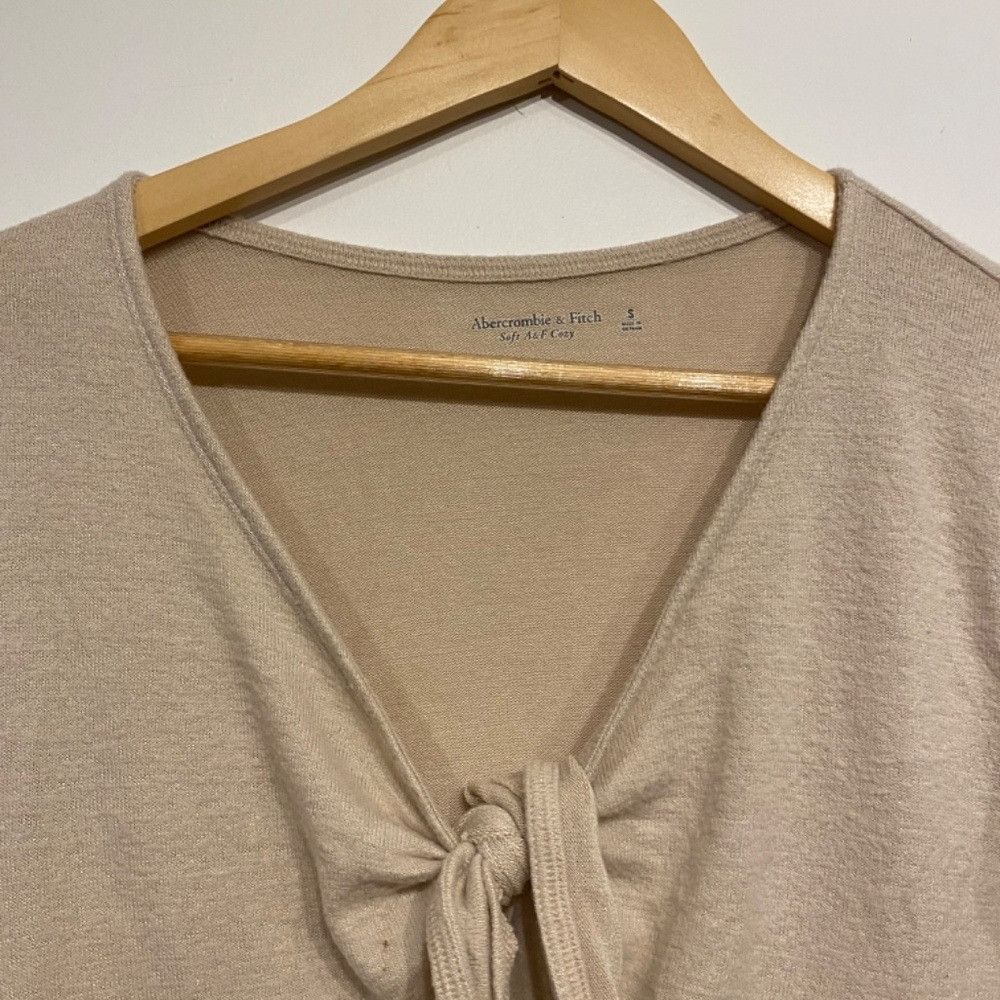 Abercrombie & Fitch Abercrombie & Fitch Cream Long Sleeve Bodysuit Size S / US 4 / IT 40 - 3 Thumbnail