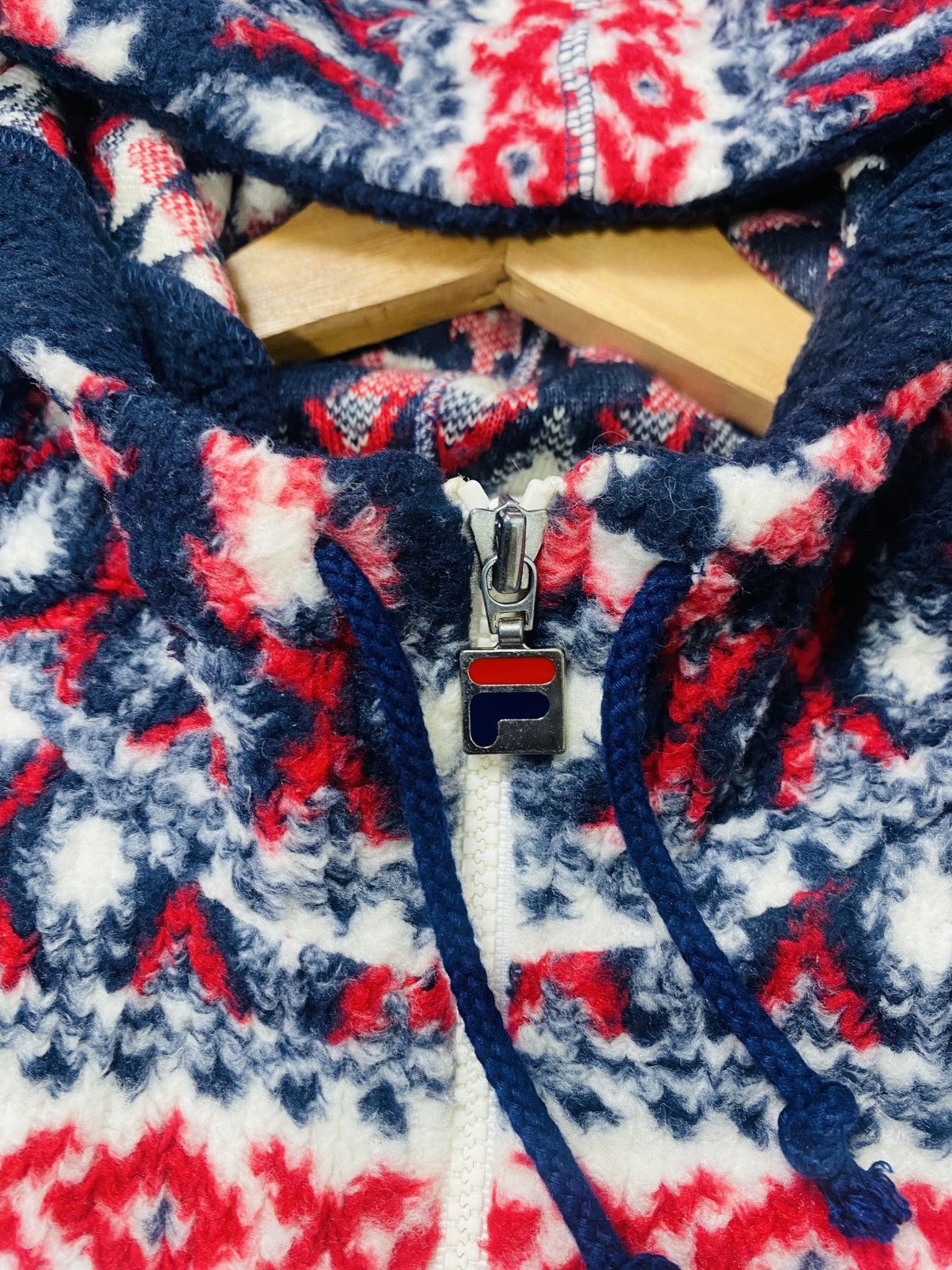 Fila Vintage Fila Hoodie Fleece Retro Pattern Sweater Size US M / EU 48-50 / 2 - 8 Thumbnail