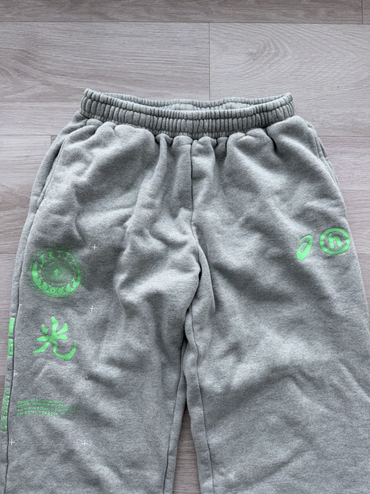HIDDEN NY x Asics - Illustration Sweatpants / Gray / Size L
