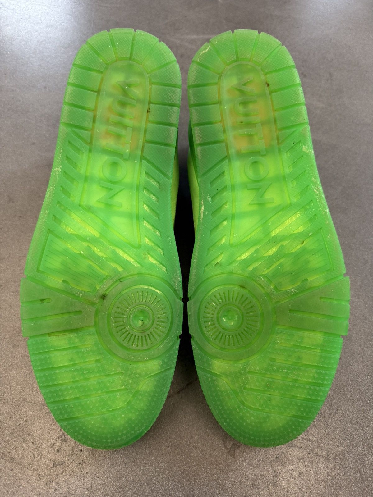 Louis Vuitton Louis Vuitton Trainer Fluorescent Green Size LV 10 / US 11 Size US 11 / EU 44 - 12 Thumbnail