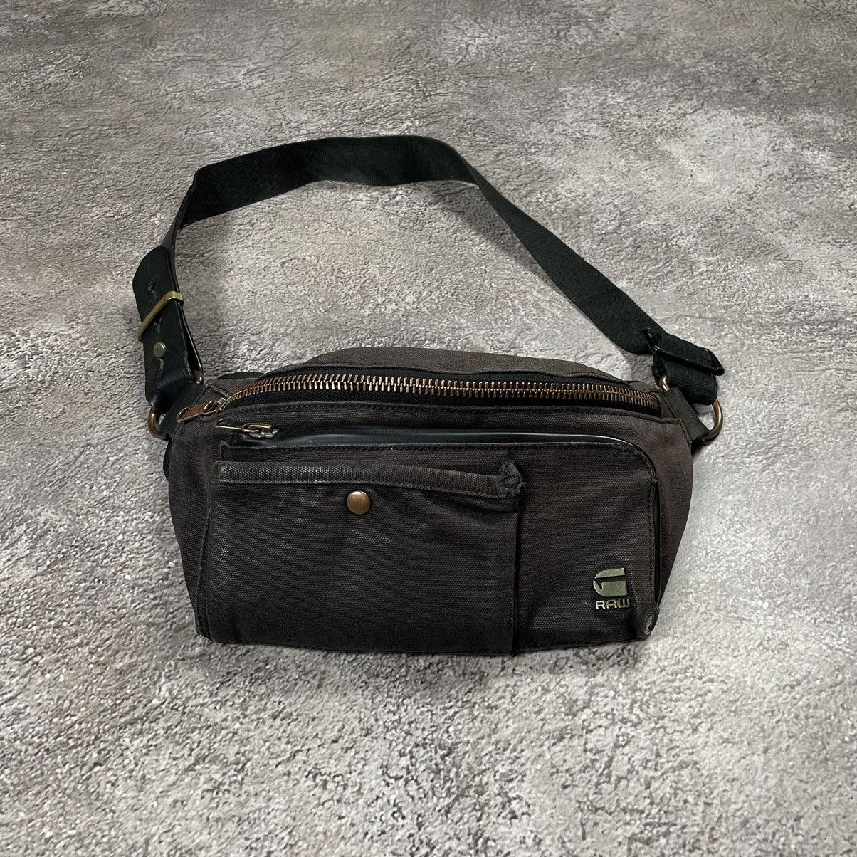 Vintage Vintage Y2K Black Shoulder Bag Military Strap Streetwear OS Size ONE SIZE - 1 Thumbnail